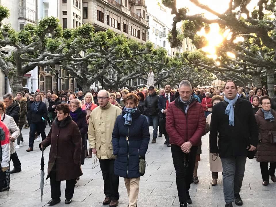Cientos de burgaleses acompañan a la Virgen de Fátima en el centenario de sus apariciones 1 rosario-aurora-burgos-1.jpg