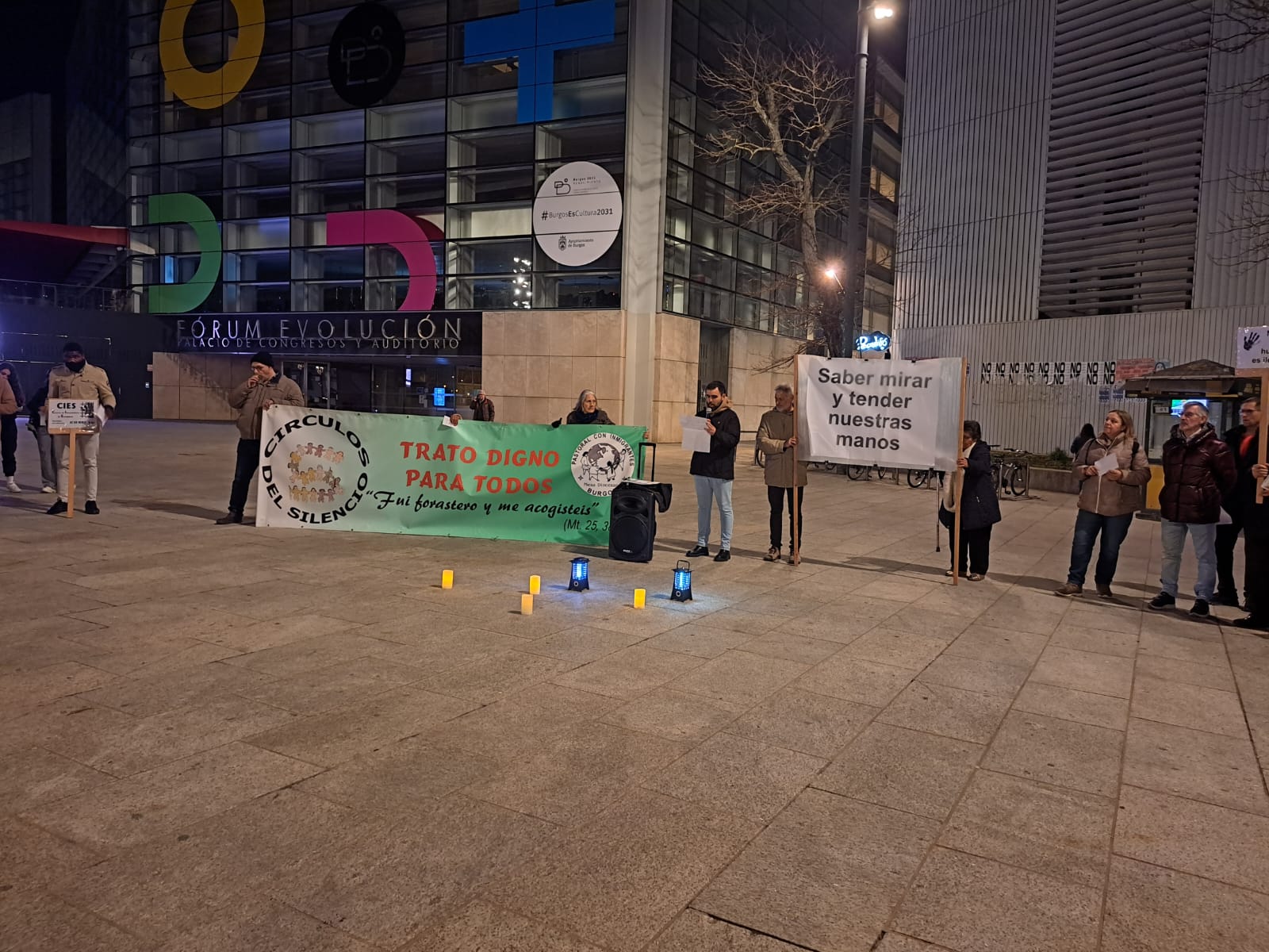 «Saber mirar y tender nuestras manos»: nuevo Círculo de Silencio 5 «Saber mirar y tender nuestra manos»: nuevo Círculo de Silencio