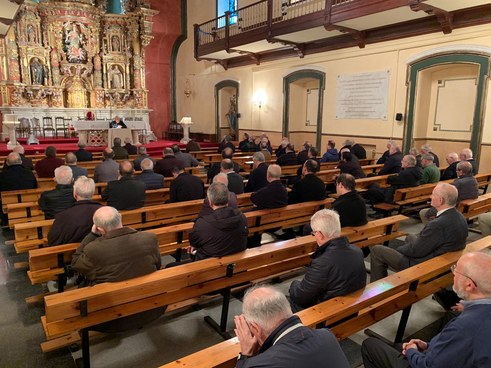 El retiro tuvo lugar en el Seminario de San José.