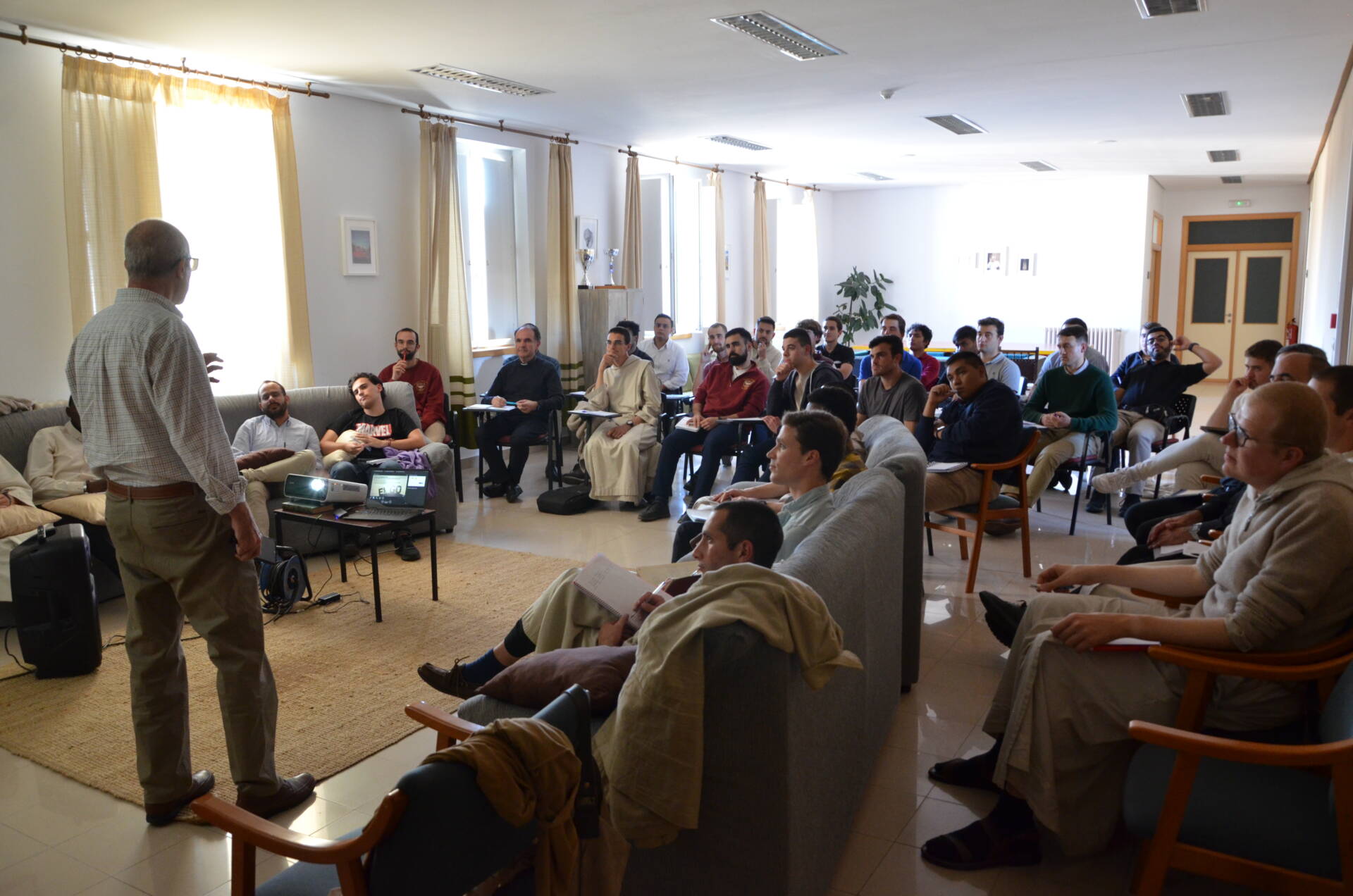 Sacerdotes y seminaristas se forman en el ámbito afectivo-sexual 7 sacerdotes-seminaristas-formación-afectivo-sexual_00068