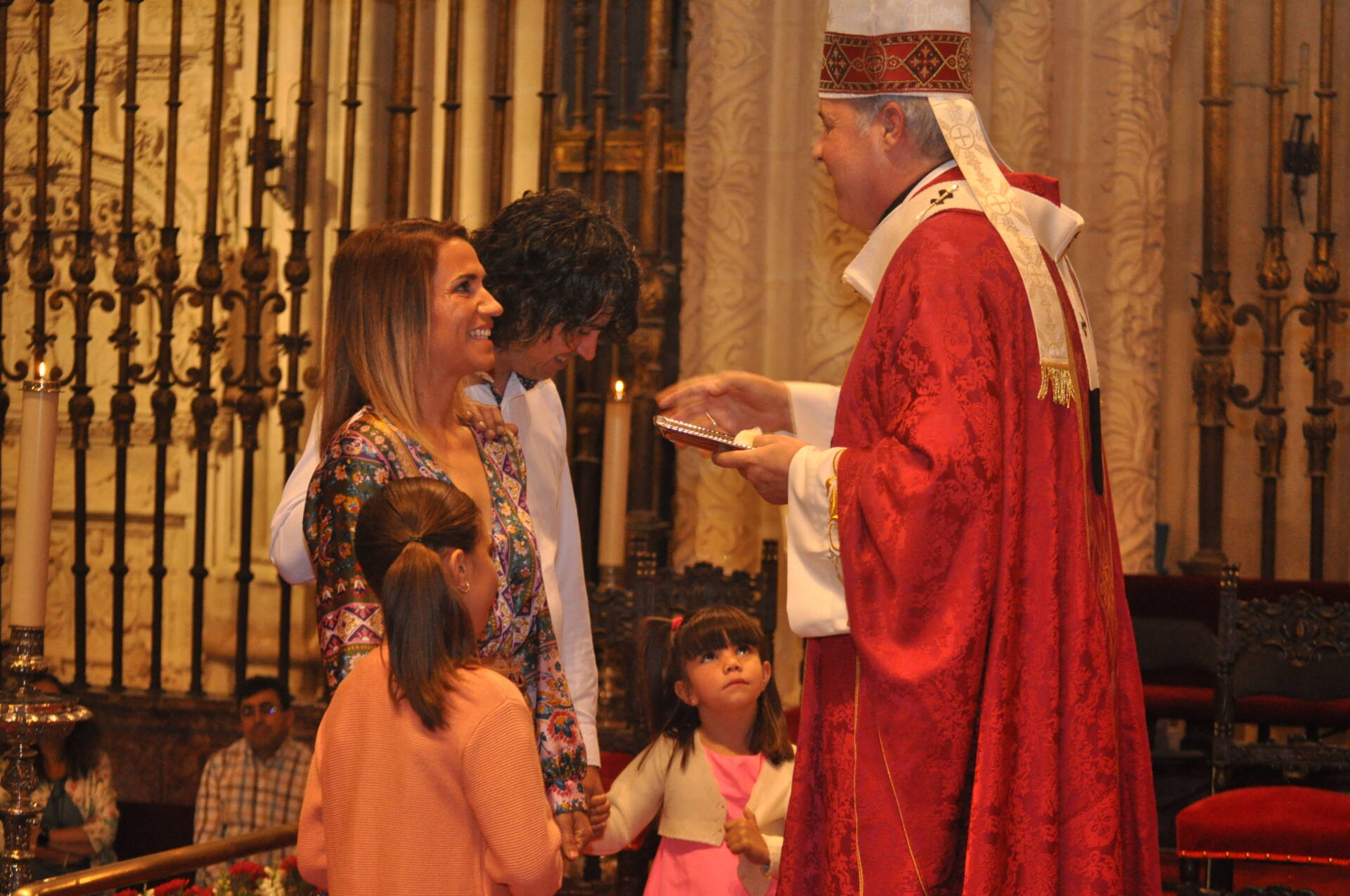 Varios adultos reciben el sacramento de la confirmación en la Catedral 10 sacramento de la confirmación