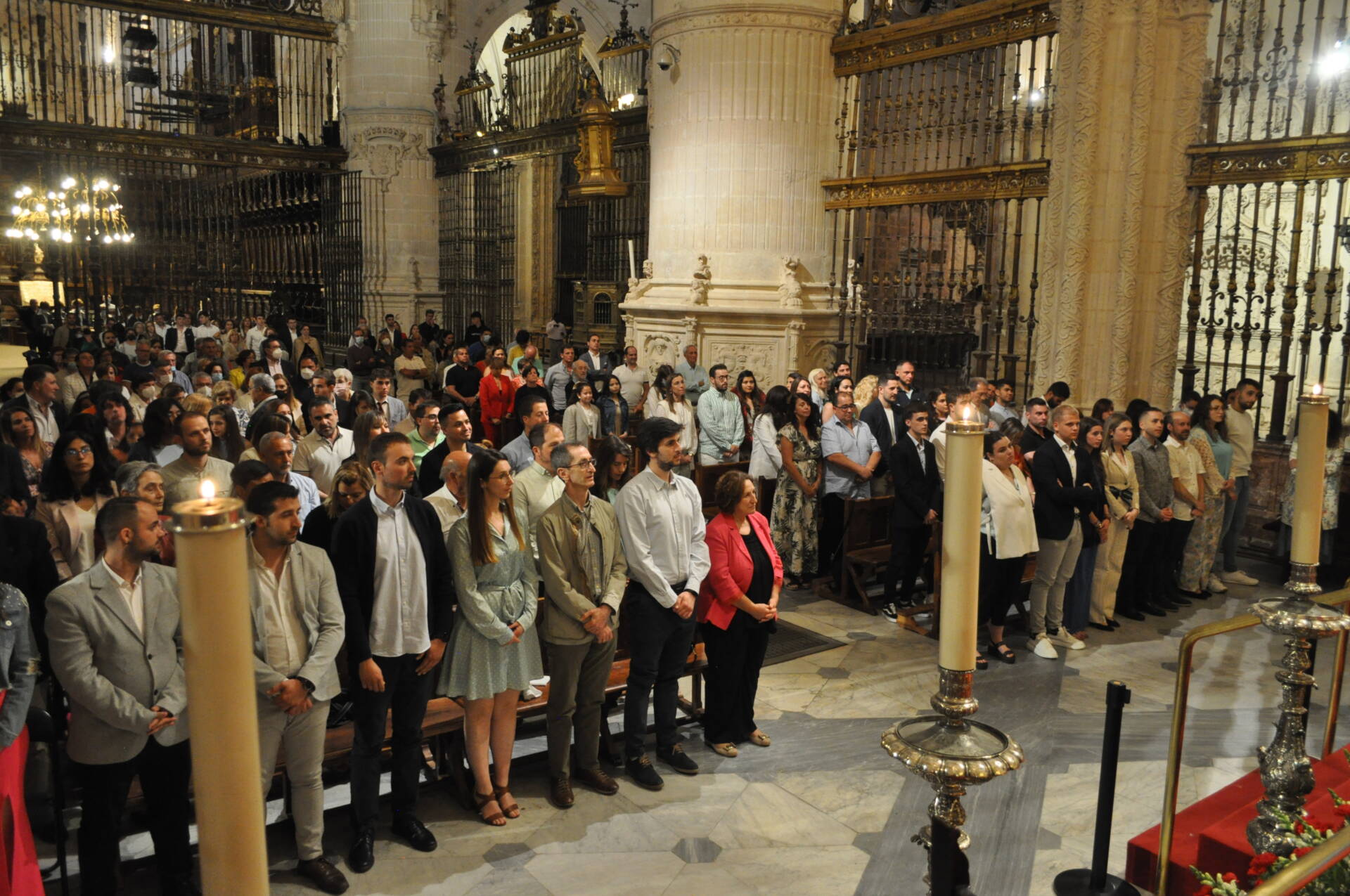 Varios adultos reciben el sacramento de la confirmación en la Catedral 13 sacramento de la confirmación