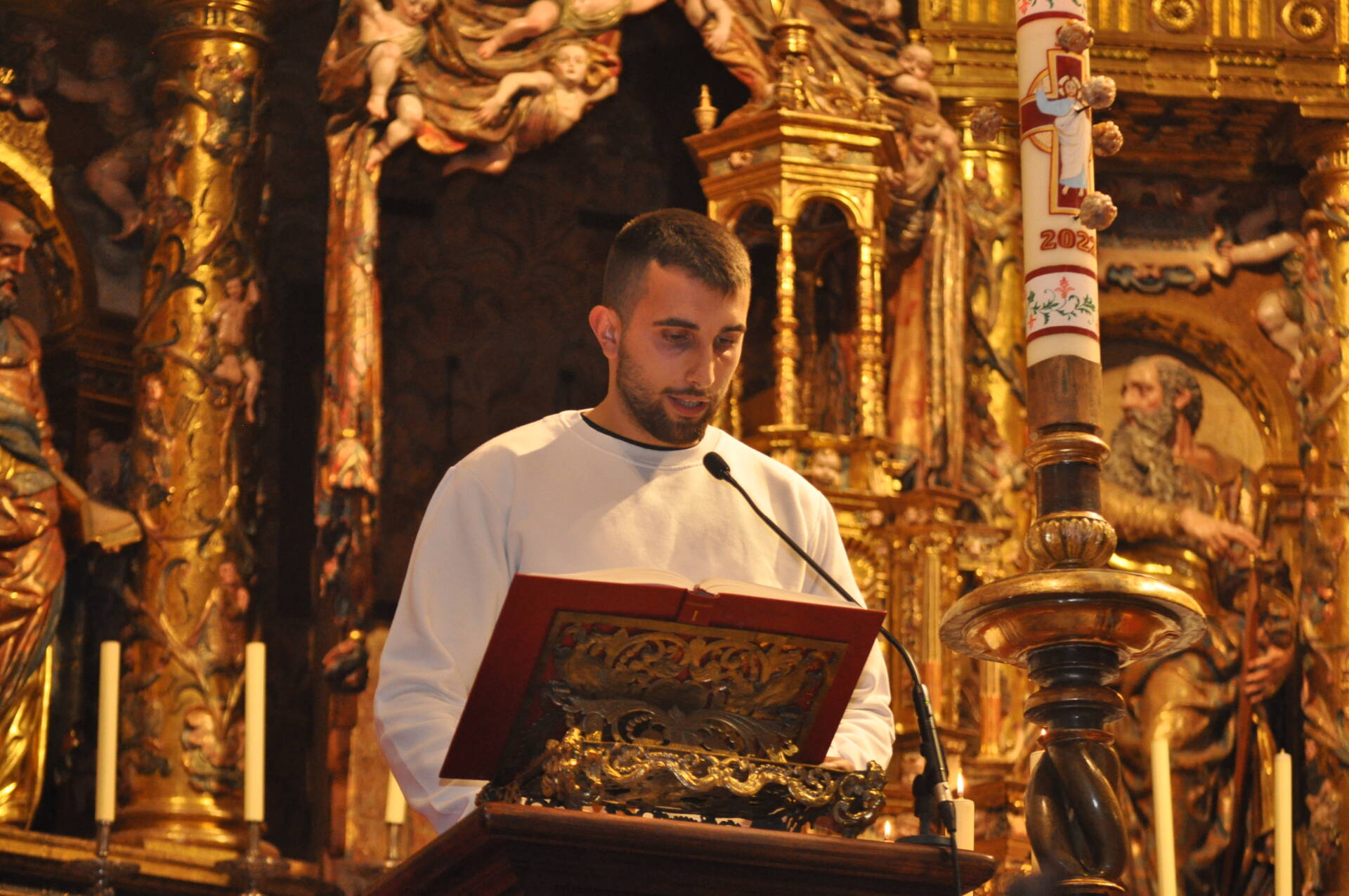Varios adultos reciben el sacramento de la confirmación en la Catedral 6 sacramento de la confirmación