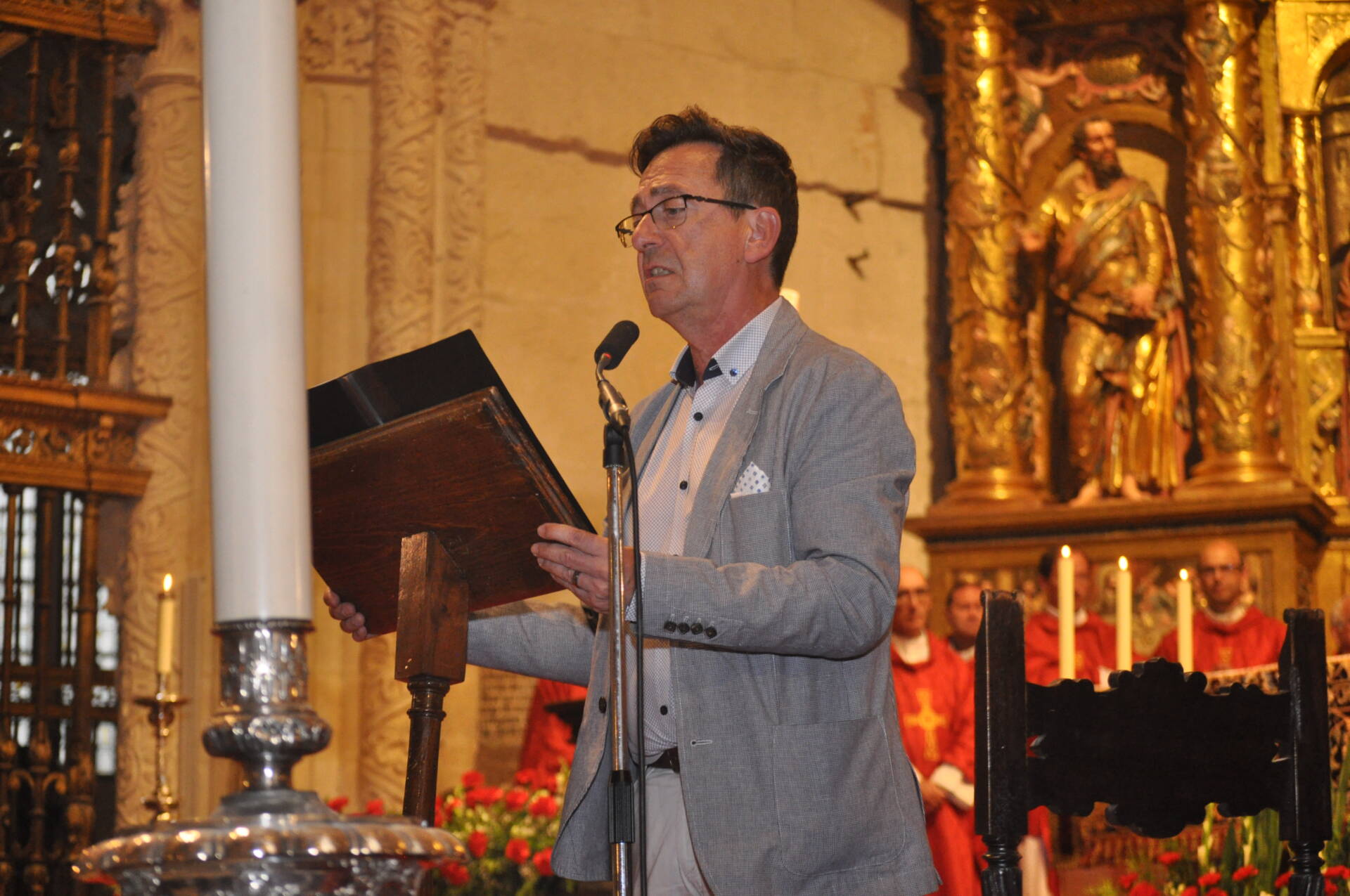 Varios adultos reciben el sacramento de la confirmación en la Catedral 8 sacramento de la confirmación