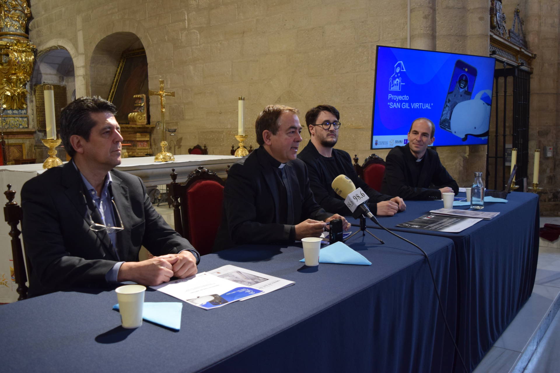«San Gil Virtual»: la experiencia que permite a los turistas conocer el templo a través de gafas 3D 3 parroquia de San Gil virtual