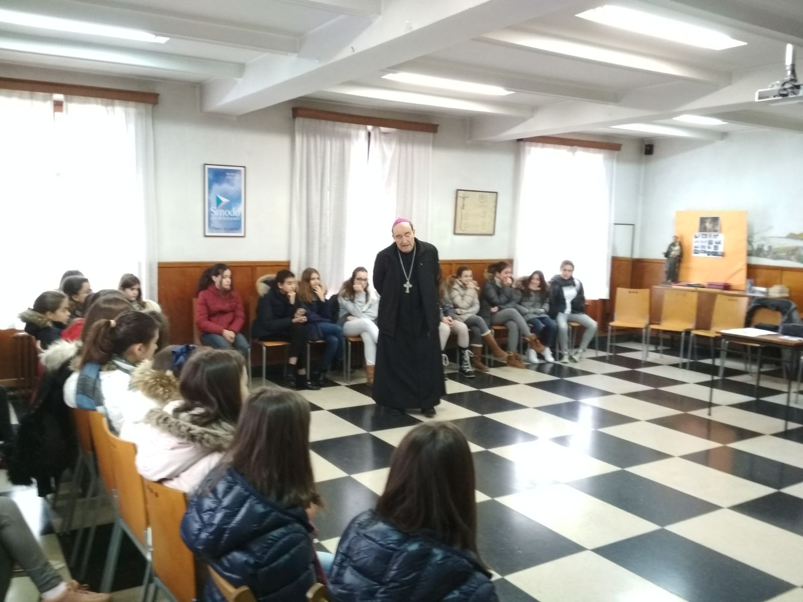 San Lesmes recibe la visita pastoral de don Fidel Herráez 3 san lesmes burgos 2