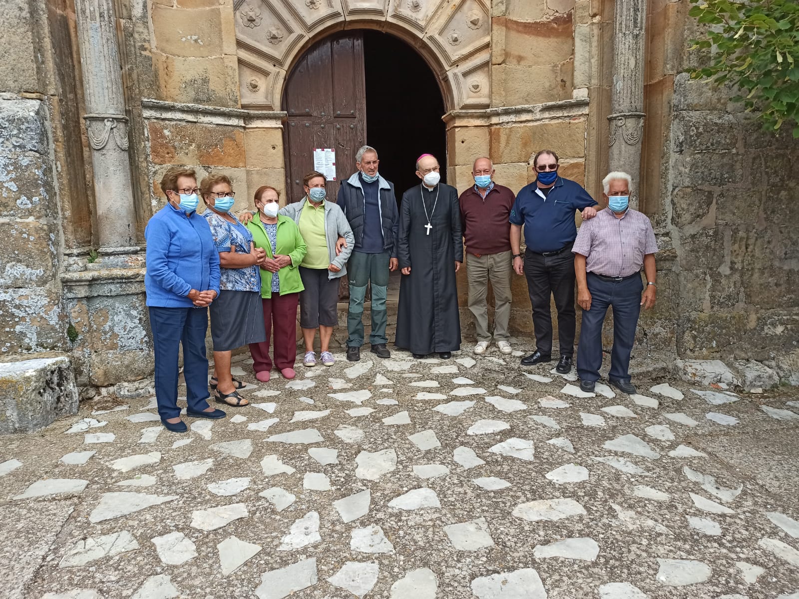 El arzobispo realiza la visita pastoral en el entorno de San Millán de Lara 1 san millan de lara 4