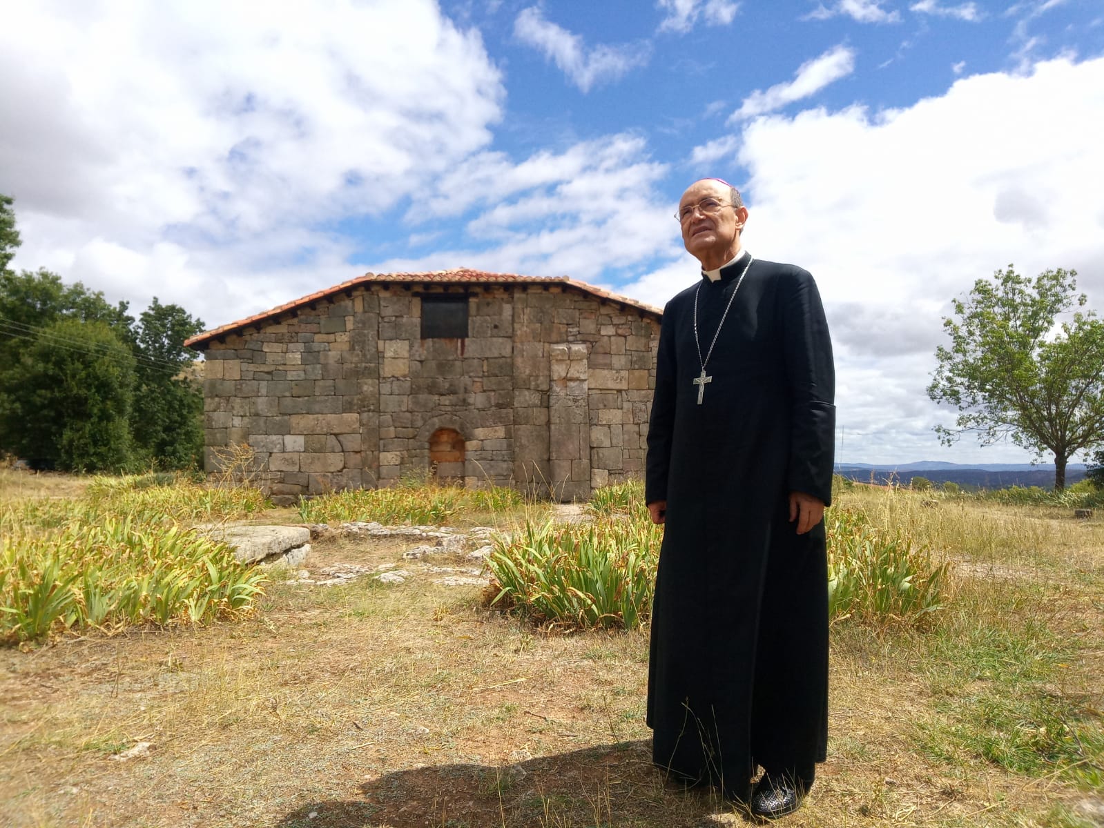 El arzobispo realiza la visita pastoral en el entorno de San Millán de Lara 4 san millan de lara 6