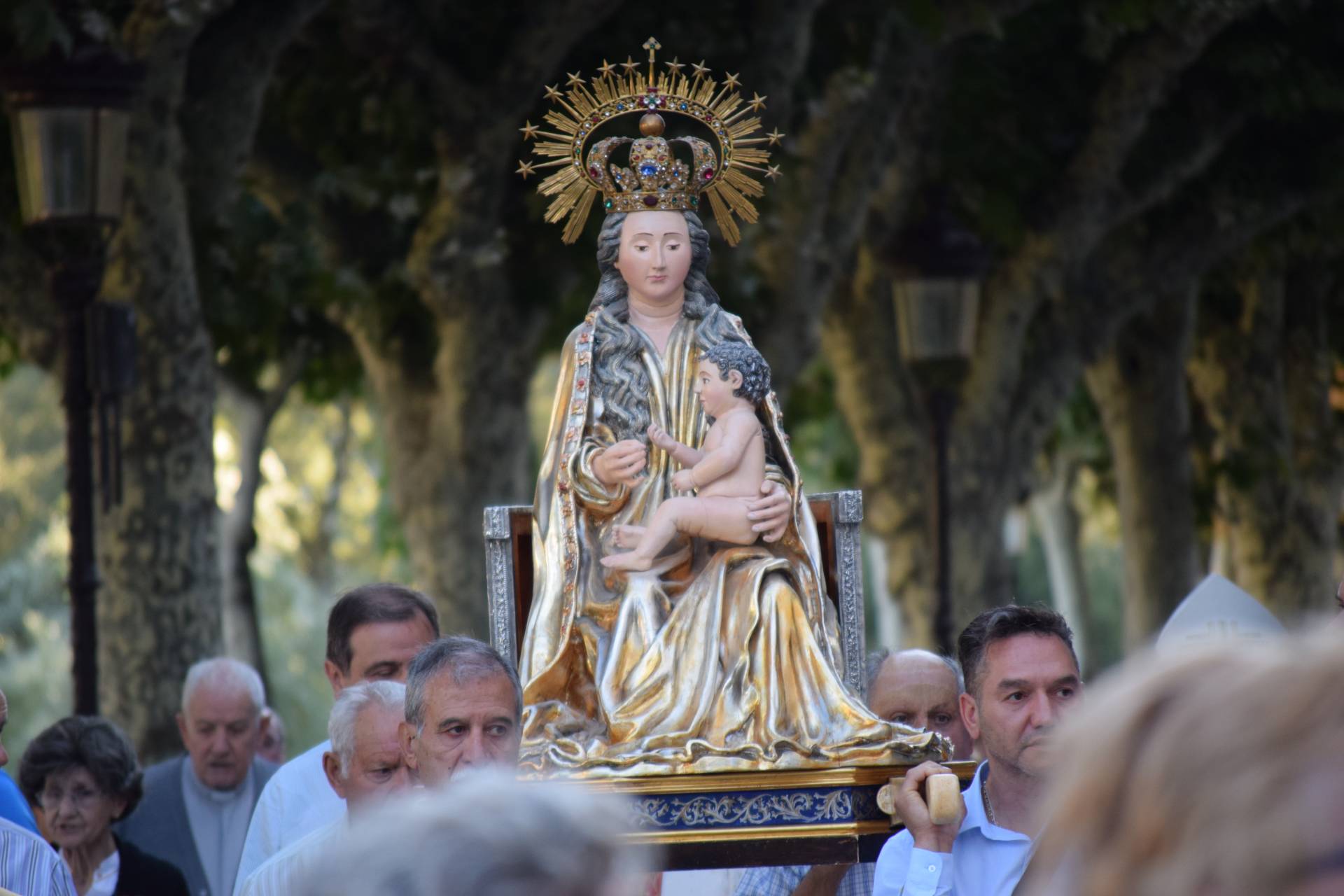 Los burgaleses celebran a Santa María la Mayor en el misterio de su Asunción a los Cielos 1 El día 14, la talla de la Virgen recorrerá las calles del casco histórico.