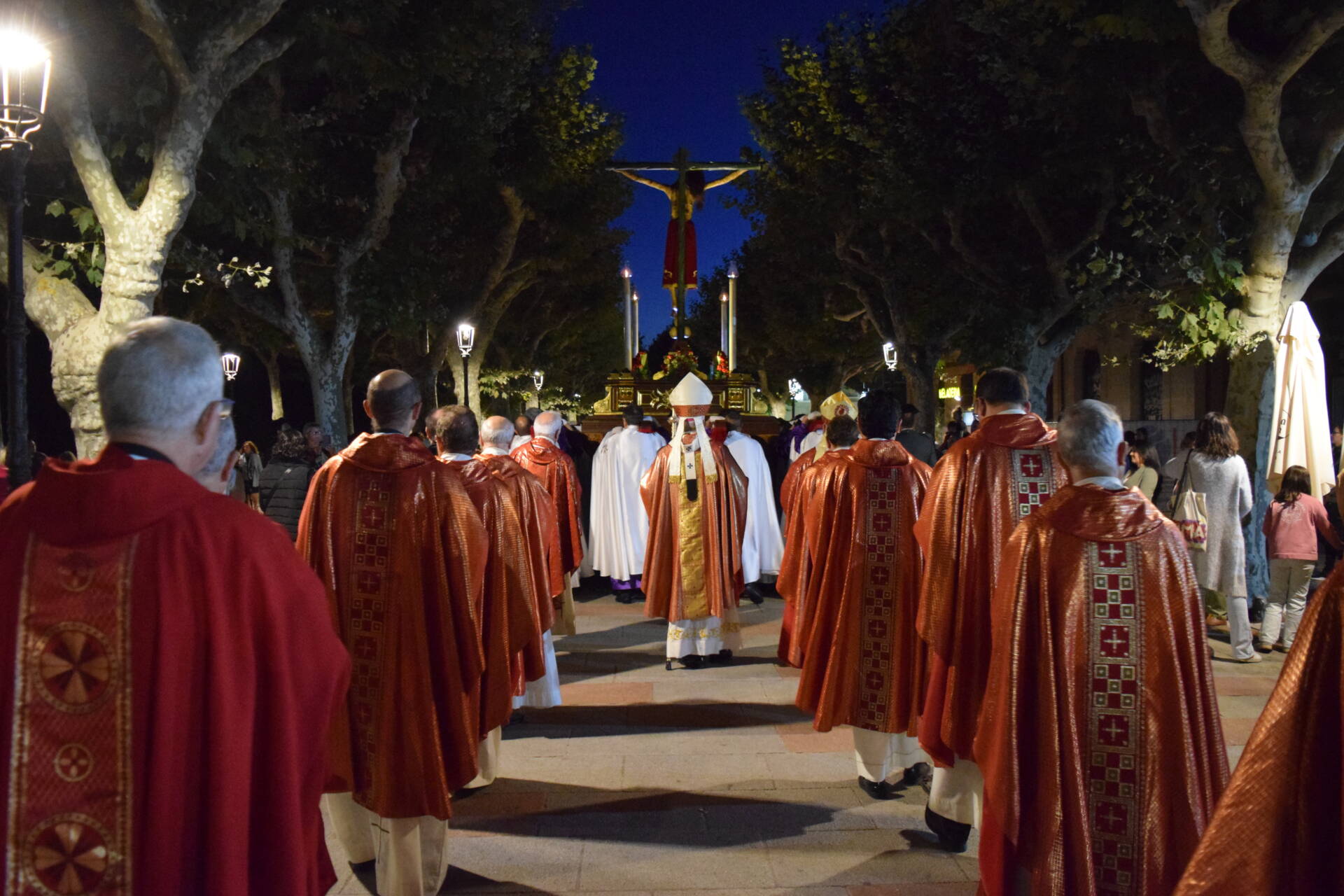 Cristo en la cruz, «fármaco para los sufrimientos del alma» 4 Santísimo Cristo de Burgos exaltación de la santa cruz