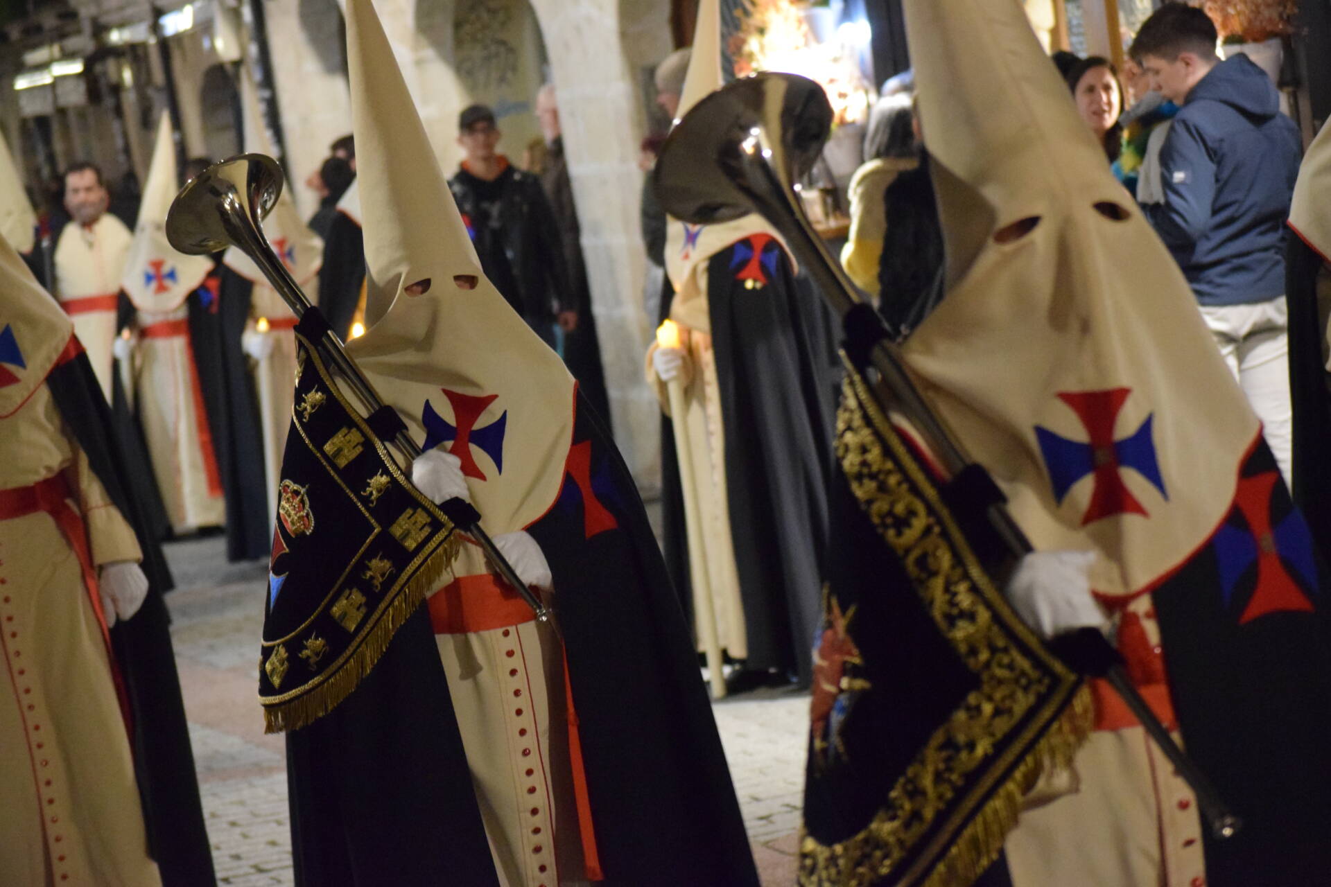 Burgos rinde honores a su Cristo de las Santas Gotas 4 procesión del Santísimo Cristo de Burgos