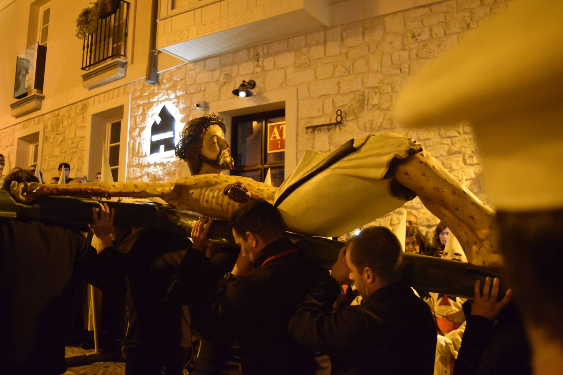 Burgos rinde honores a su Cristo de las Santas Gotas 6 procesión del Santísimo Cristo de Burgos