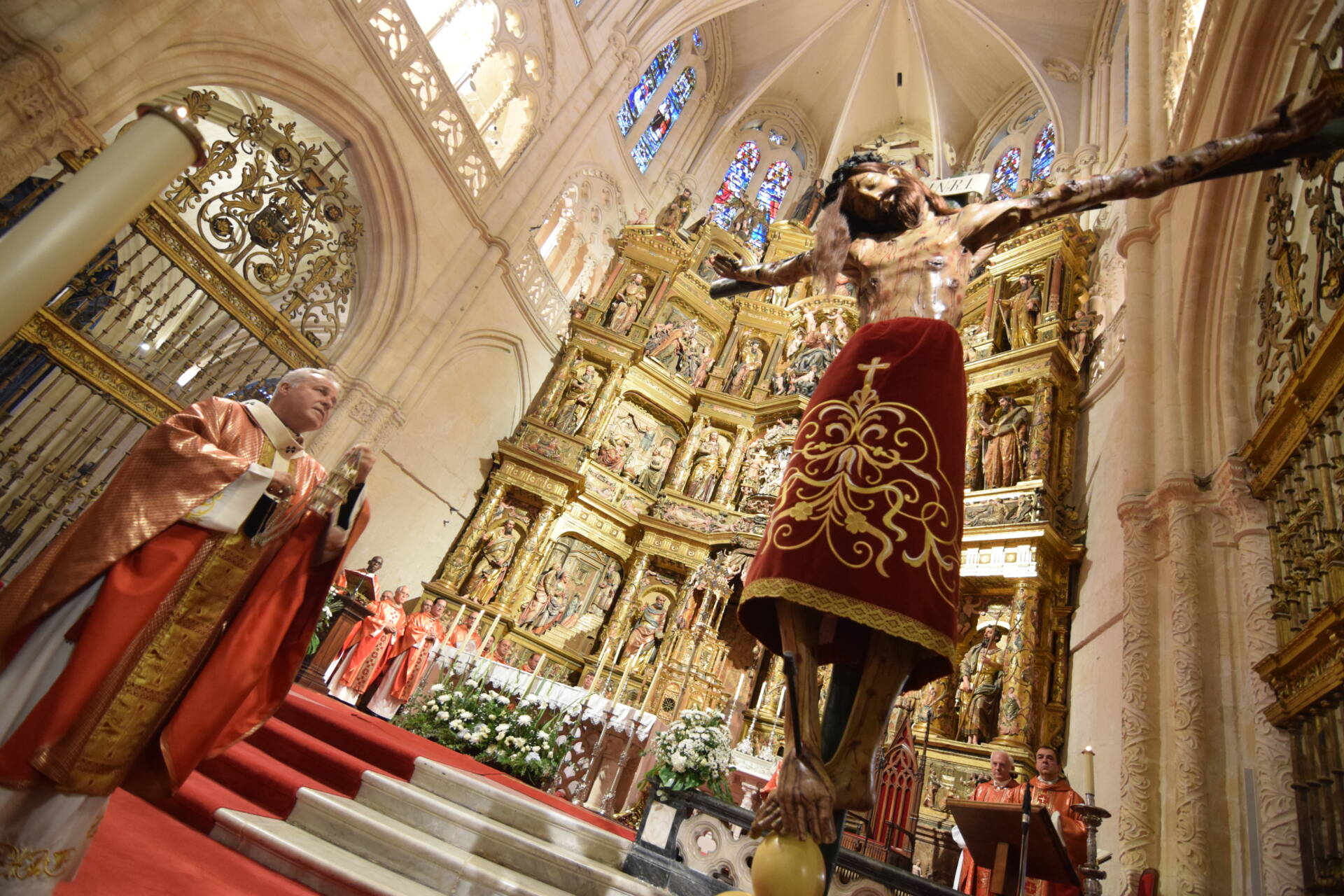Cristo en la cruz, «fármaco para los sufrimientos del alma» 1 Santísimo Cristo de Burgos exaltación de la santa cruz