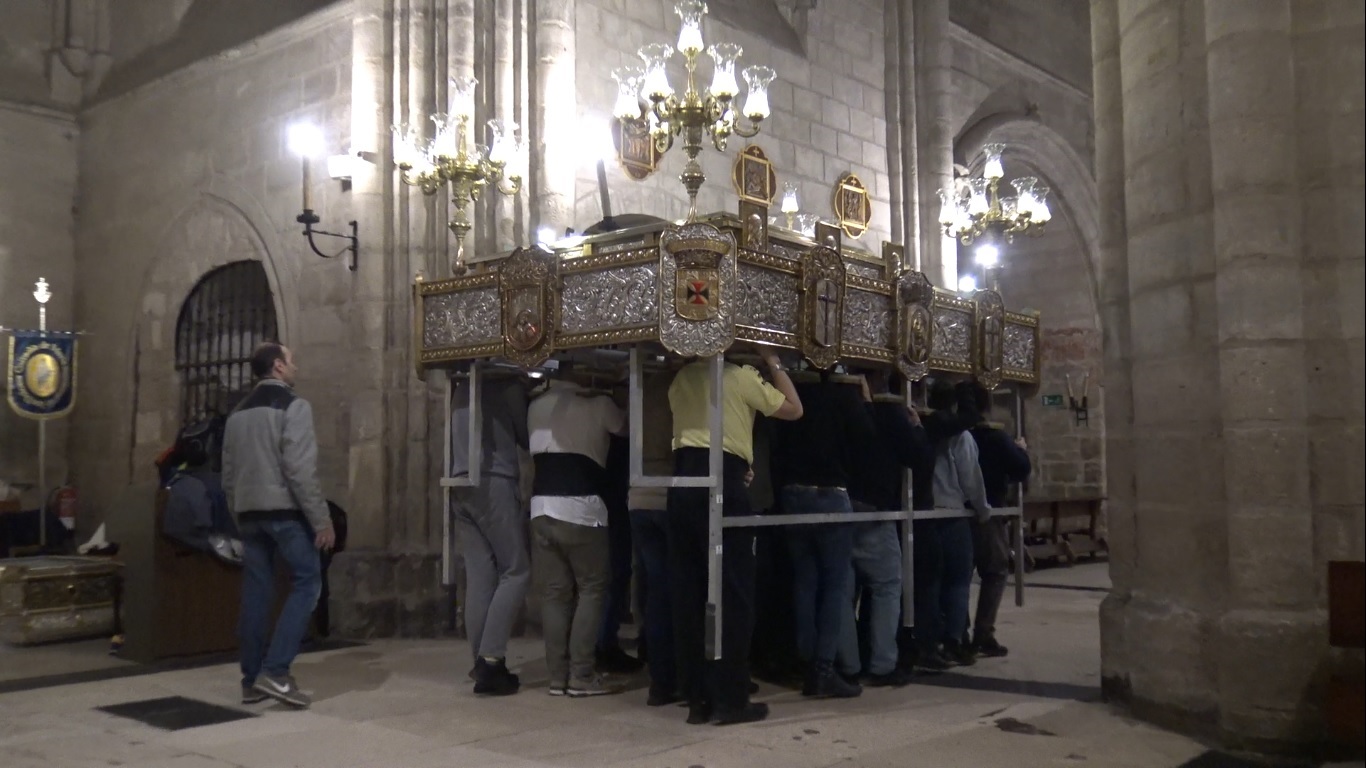 «Venimos con ganas de montar el paso y de ponernos a mecer» 1 semana santa 1