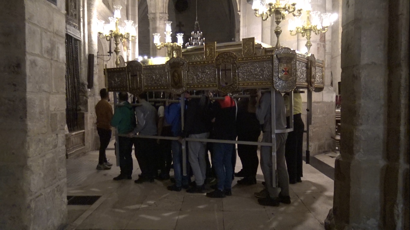 «Venimos con ganas de montar el paso y de ponernos a mecer» 2 semana santa 2