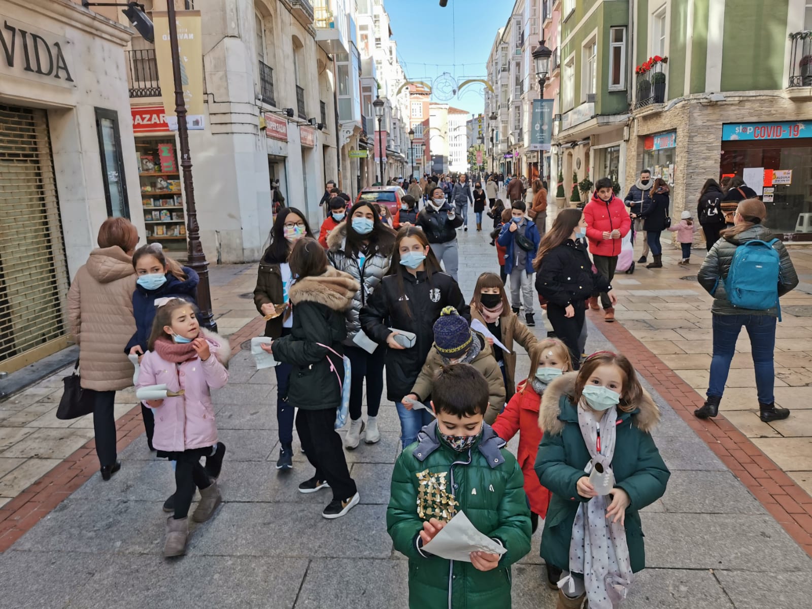 Los niños siembran de estrellas y villancicos las calles de ciudades y pueblos 8 sembradores de estrellas_