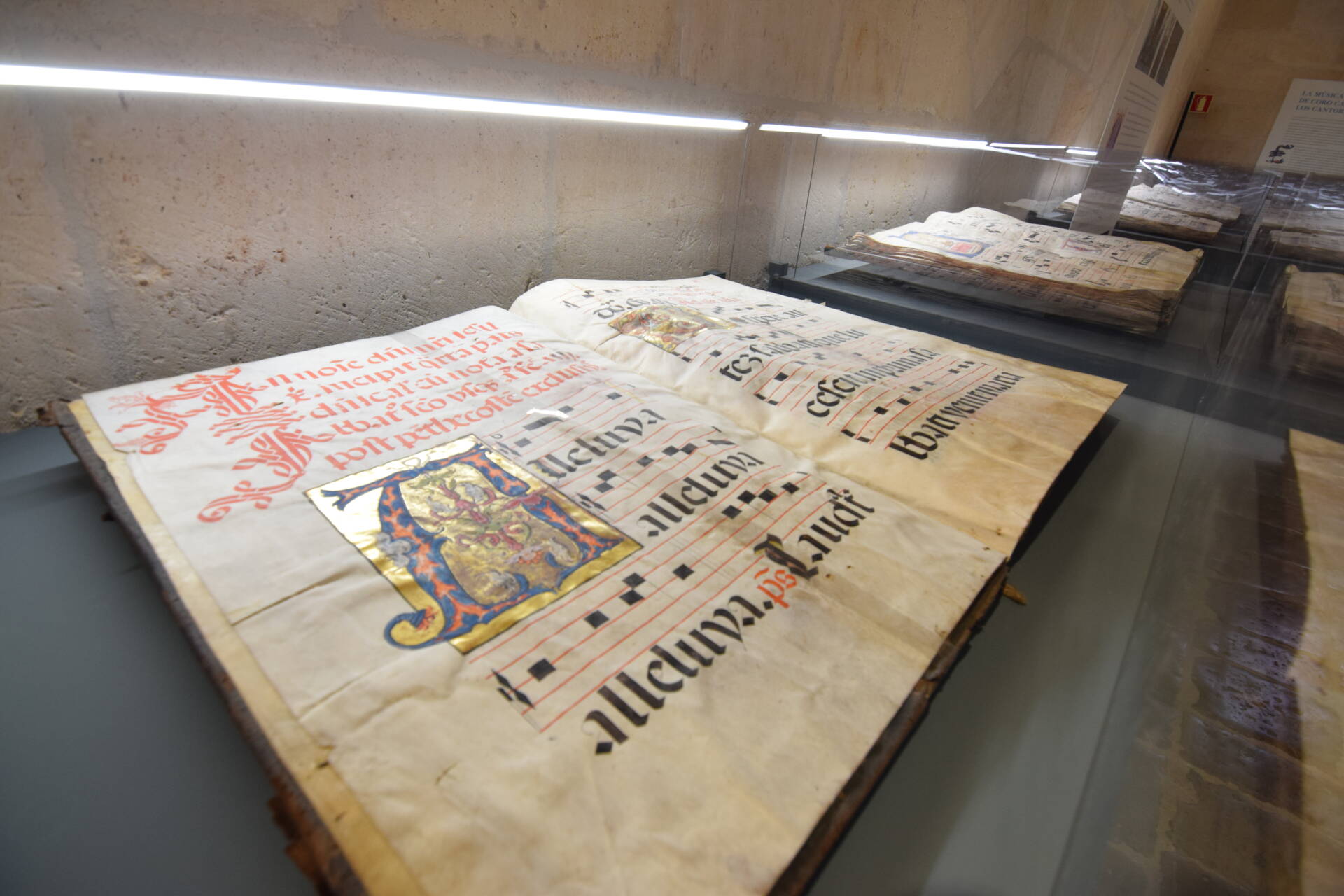 La Catedral exhibe algunos de sus cantorales y tapices más preciados 1 tapices cantorales catedral de burgos