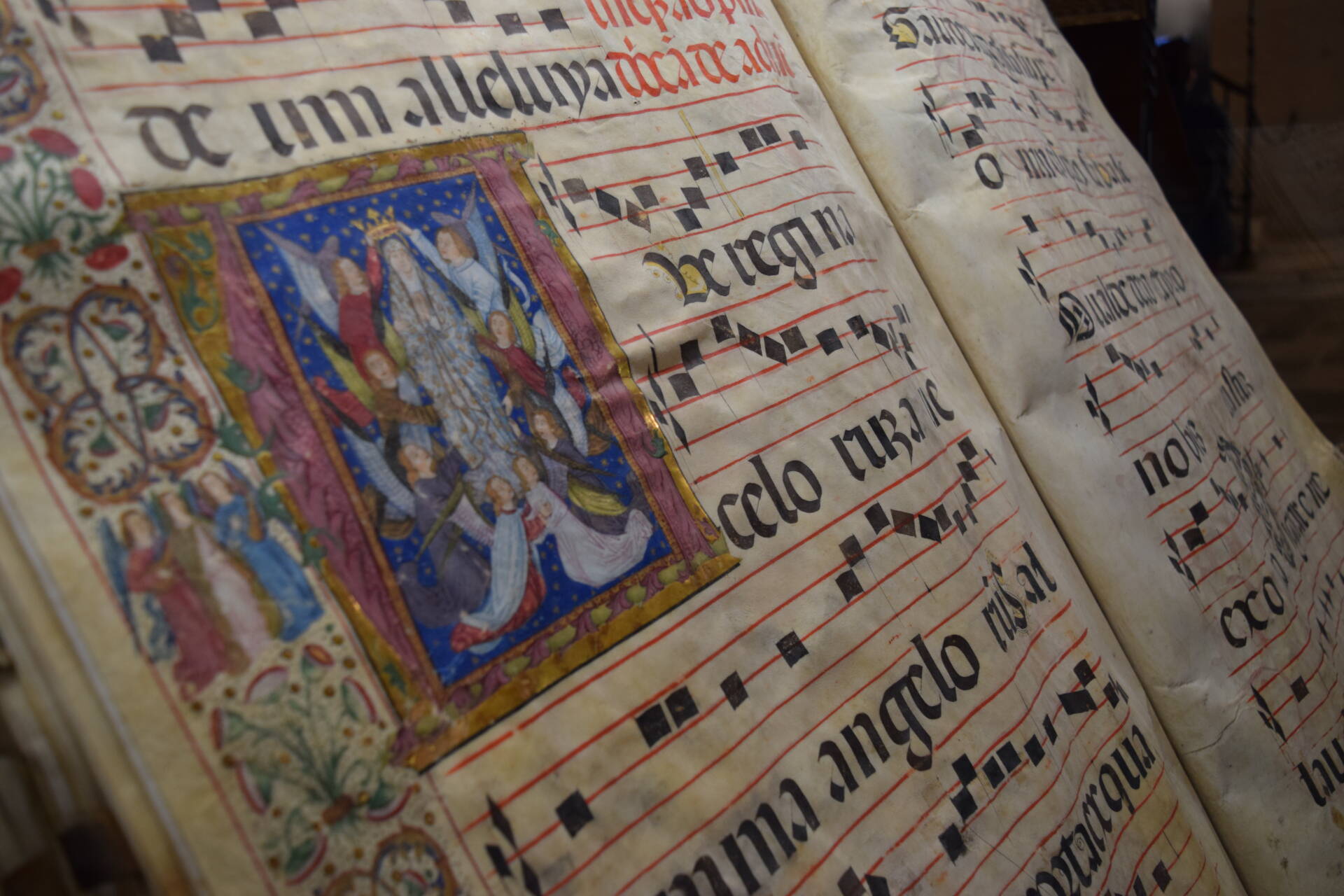 La Catedral exhibe algunos de sus cantorales y tapices más preciados 2 tapices cantorales catedral de burgos