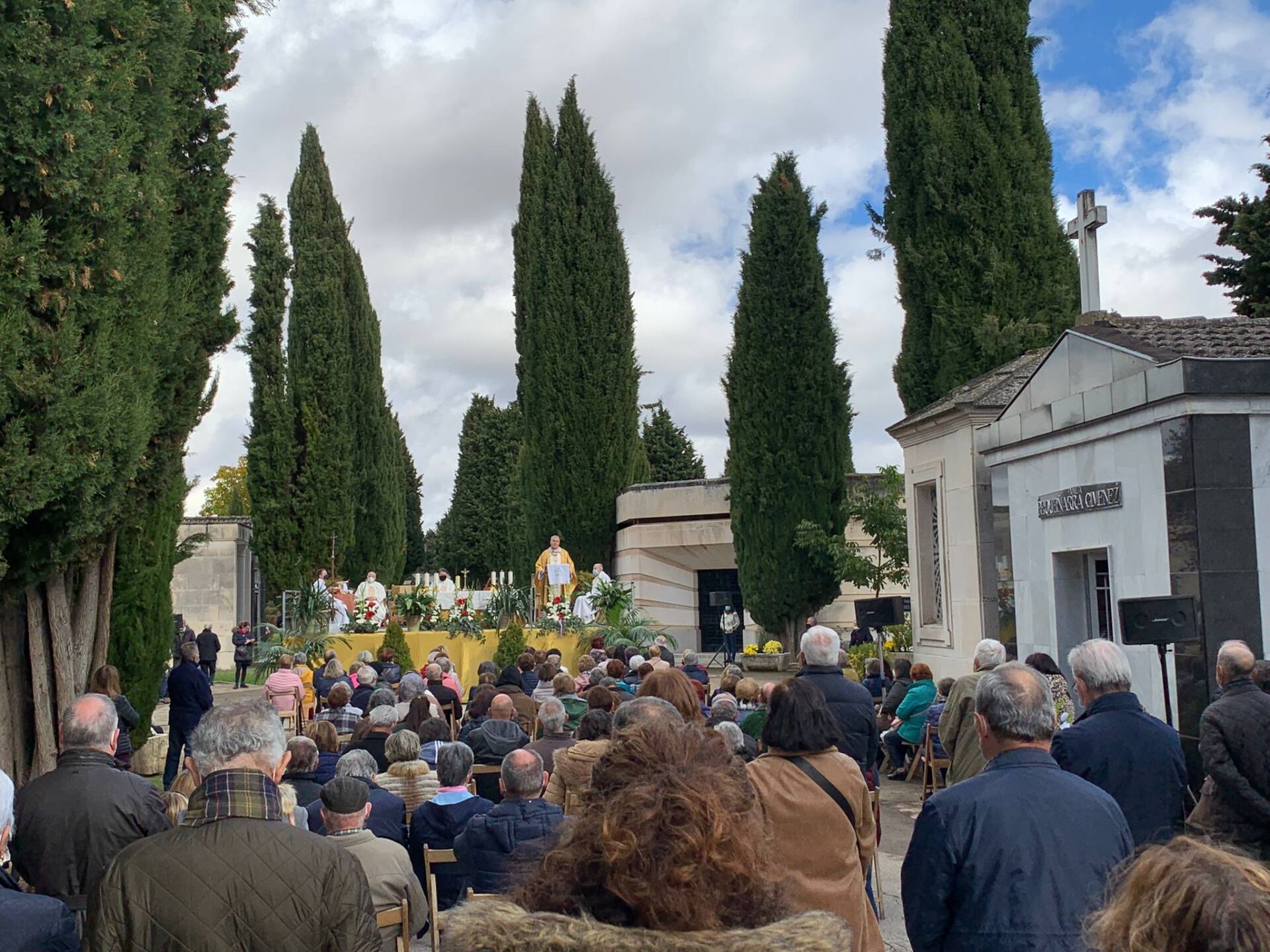 Día de Todos los Santos: «La esperanza vence a la tristeza» 1 todos los santos