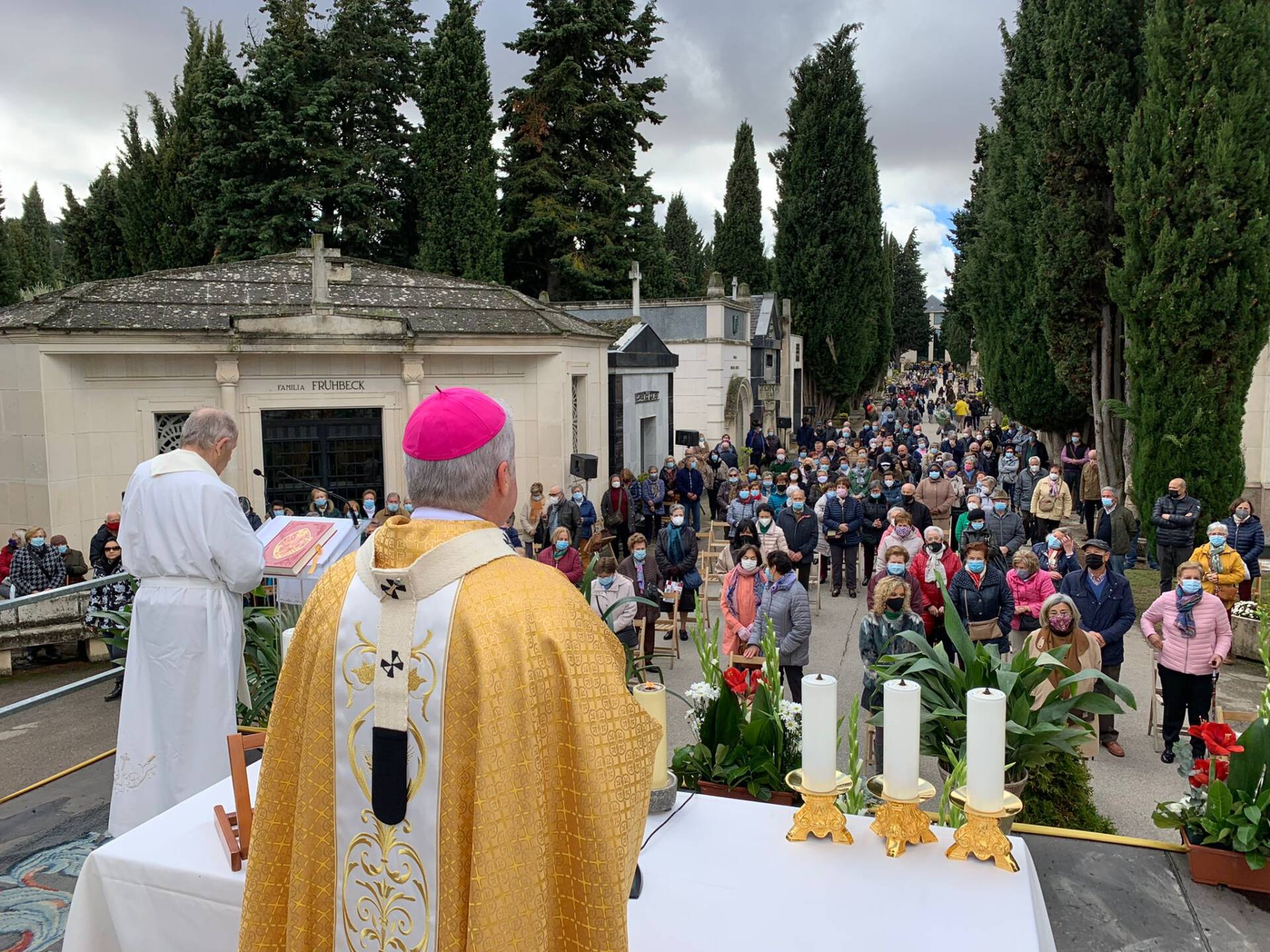 Día de Todos los Santos: «La esperanza vence a la tristeza» 2 todos los santos