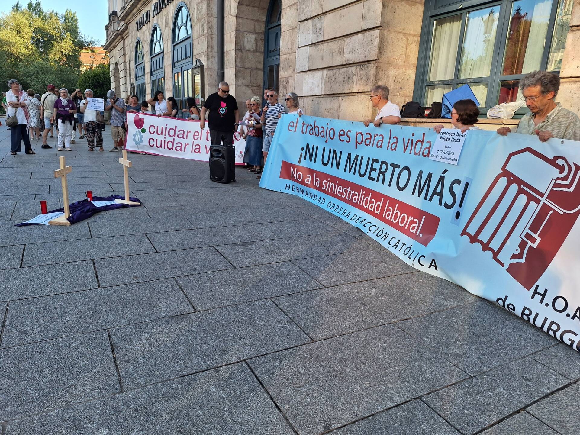 «El trabajo es para la vida»: la HOAC se concentra en Burgos por las últimas muertes laborales 7 «El trabajo es para la vida»: la HOAC se concentra en Burgos por las últimas muertes laborales