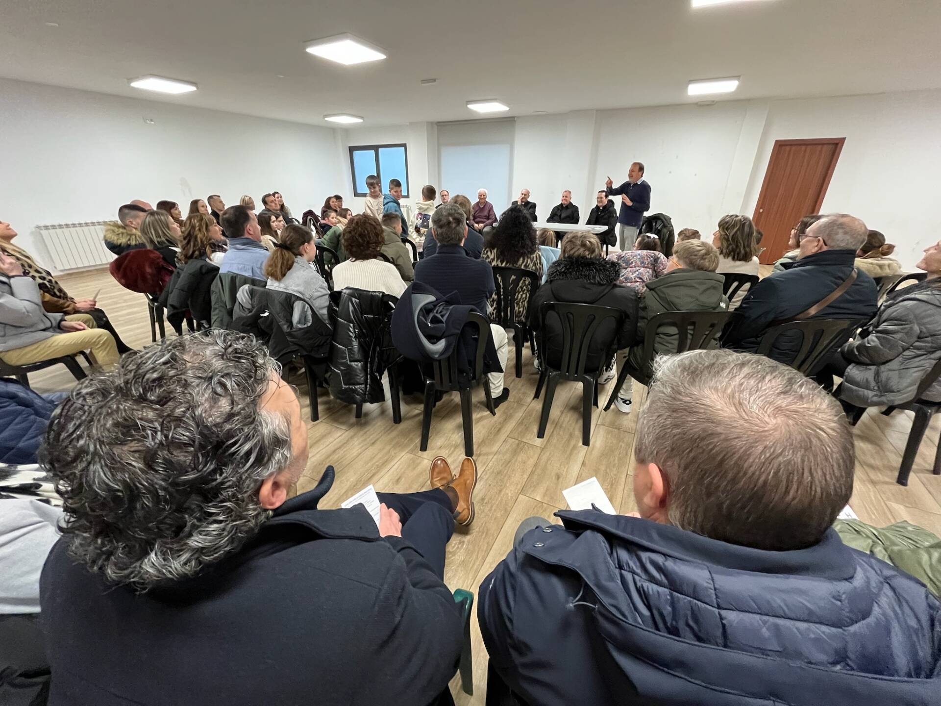 Mons. Mario Iceta continúa con su visita en la unidad pastoral de Ubierna 2 Mons. Mario Iceta continúa con su visita en la unidad pastoral de Ubierna