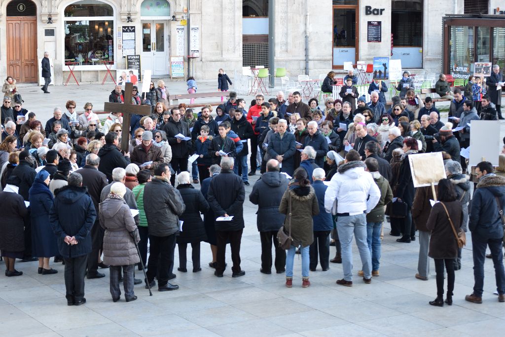 El Via Crucis, un canto a la vida 8 via-crucis-burgos-9.jpg
