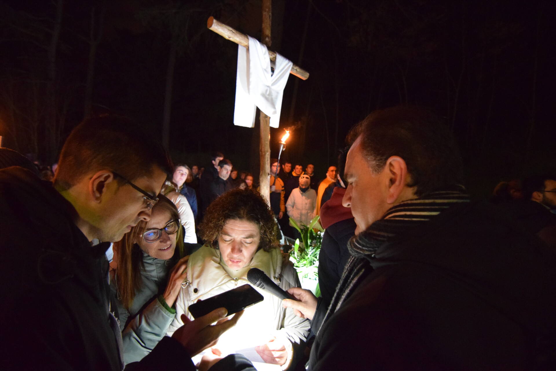 Jóvenes con «corazón libre para no ser esclavos de las trampas del mundo» 5 Via Crucis juvenil castillo burgos
