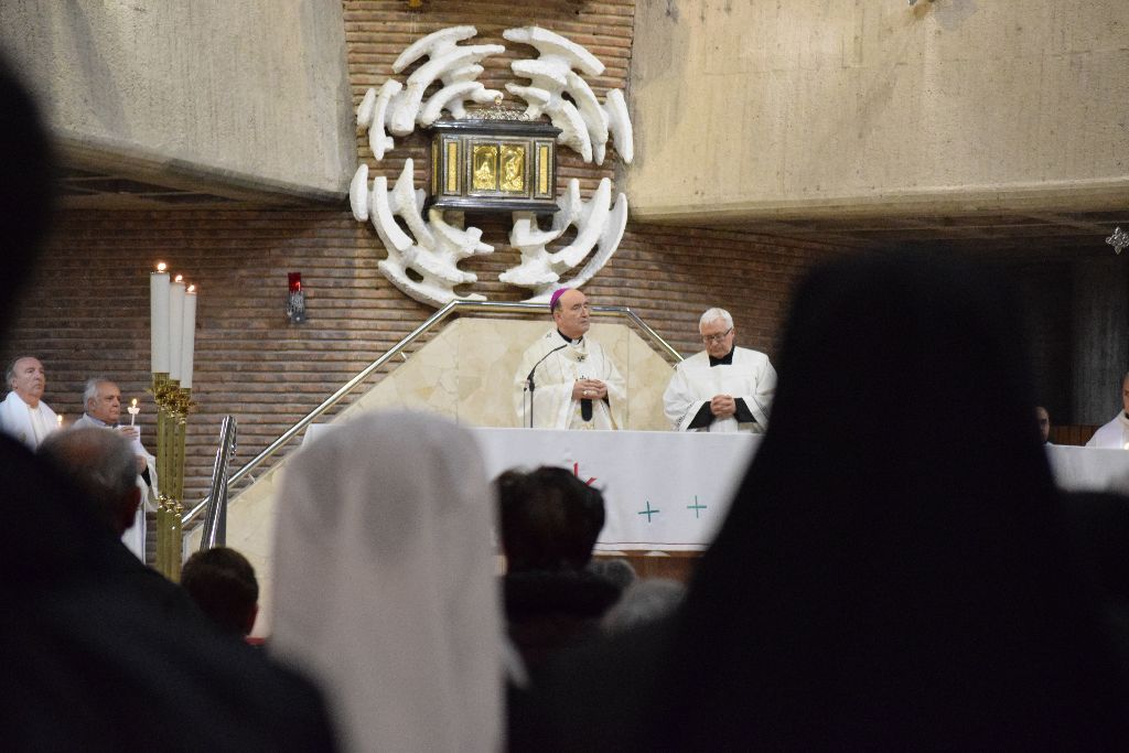 «Hay que pedir y merecer las vocaciones: el futuro está asegurado» 8 vida-consagrada-burgos8.jpg