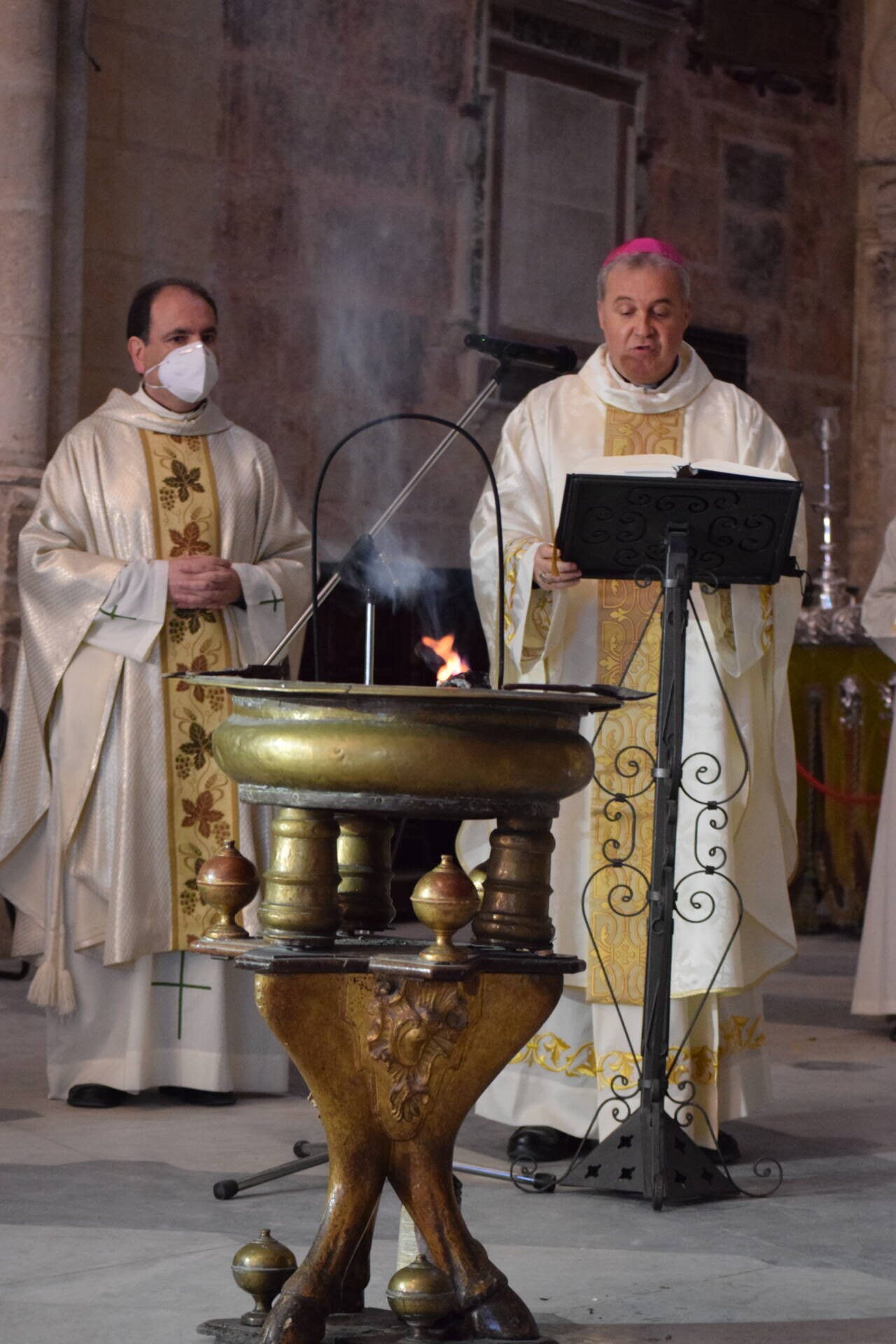 El arzobispo, en la vigilia pascual: «El Señor abrirá para ti el Mar Rojo» 2 vigilia pascual_2
