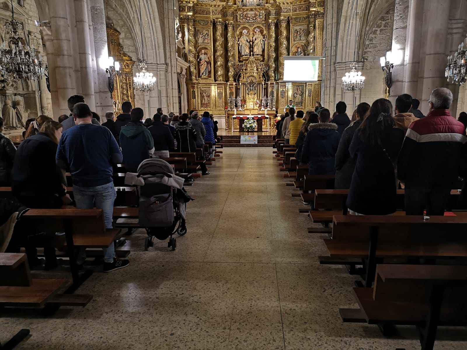 La vigilia de San Valentin se llena de familias y parejas 1 vigilia san valentin