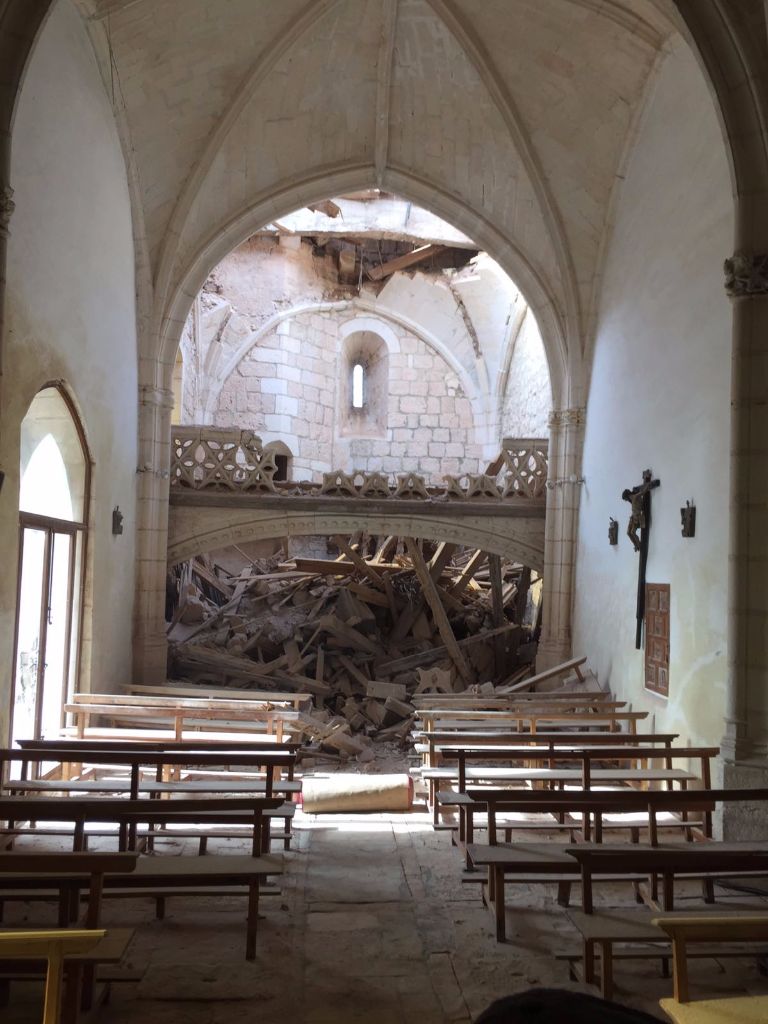 El fuerte temporal derriba la espadaña de la iglesia de Villangómez 1 villangomez-2.jpeg