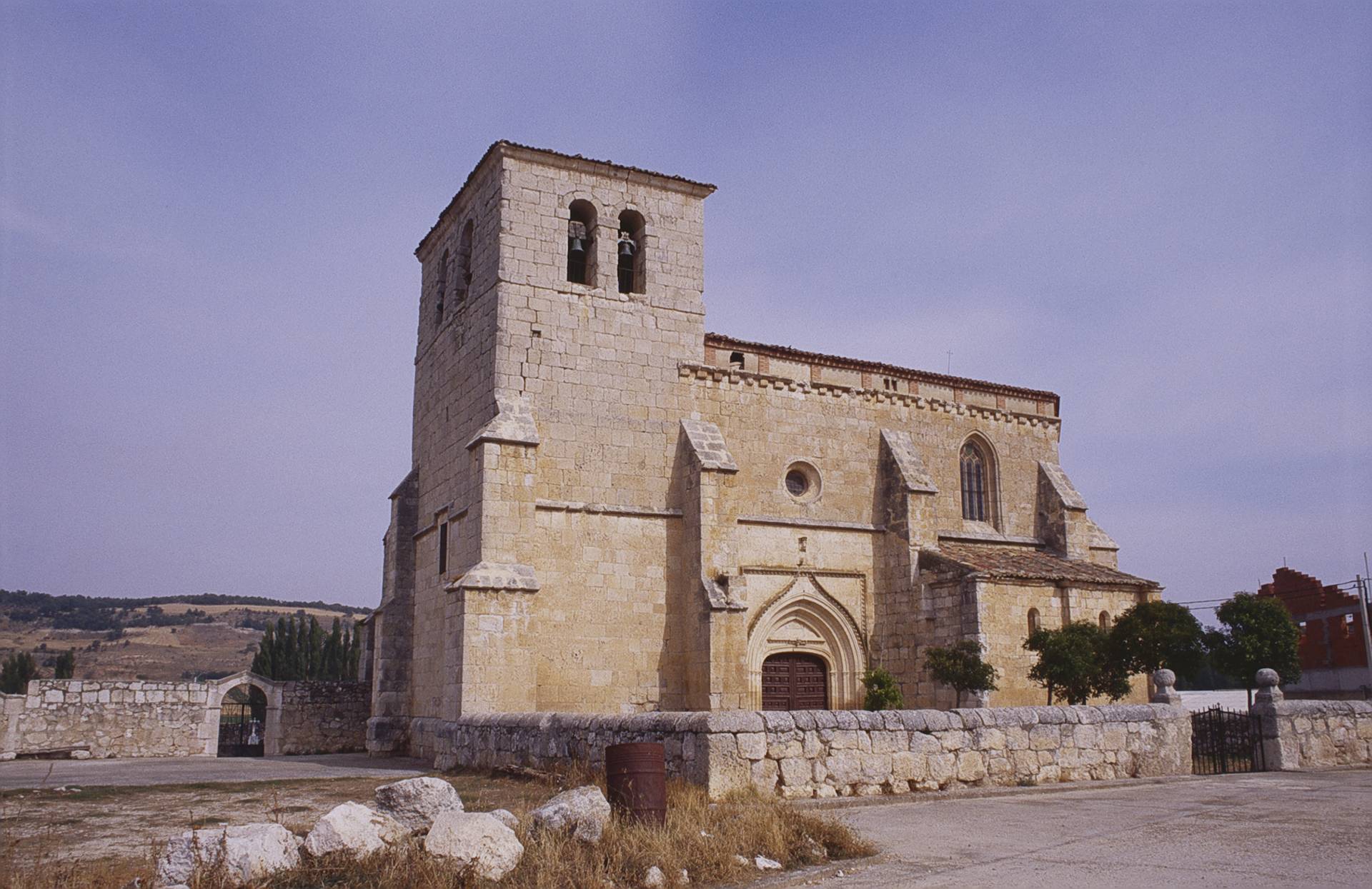 Iglesia de San Miguel en Villovela 1 villovela_2