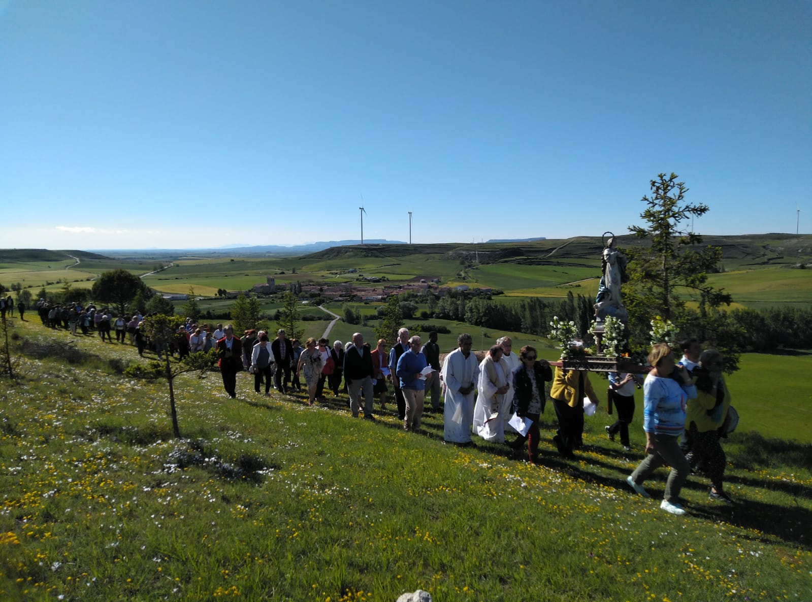 El arciprestazgo de Amaya peregrina en romería a la Virgen del Castillo 1 virgen castillo 1