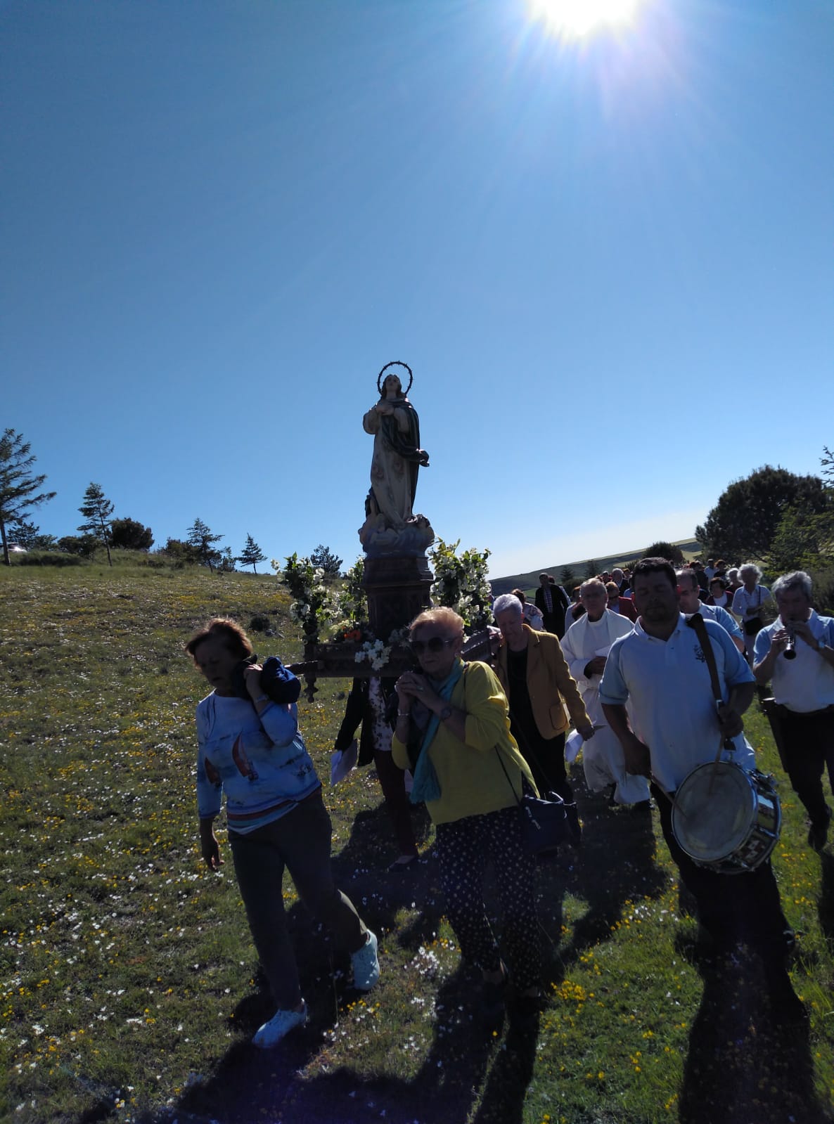 El arciprestazgo de Amaya peregrina en romería a la Virgen del Castillo 3 virgen castillo 3