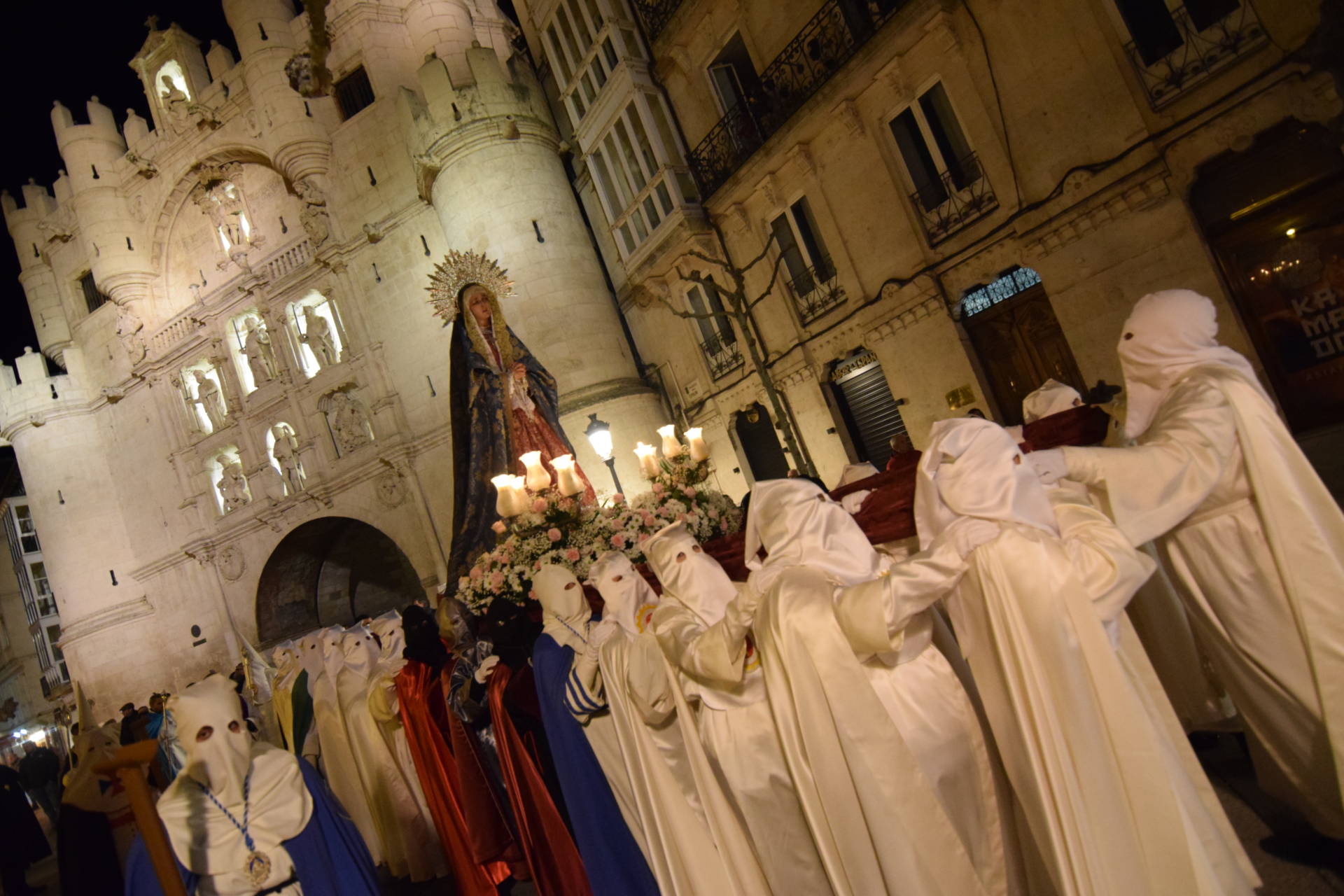 La Virgen de las Angustias atrae la mirada de los burgaleses 4 virgen de las angustias burgos