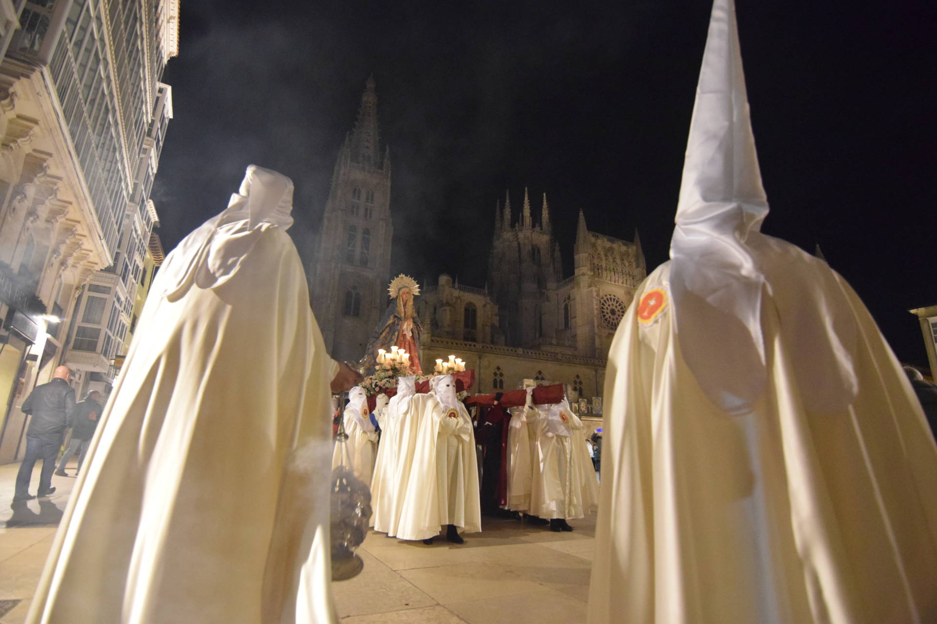 La Virgen de las Angustias atrae la mirada de los burgaleses 5 virgen de las angustias burgos