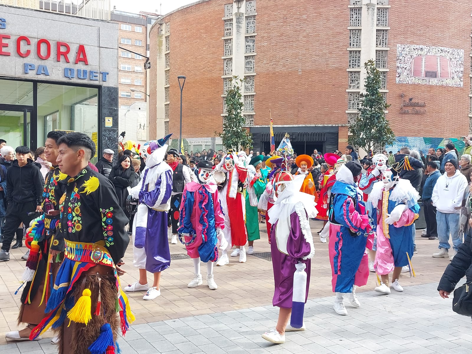 La comunidad ecuatoriana en Burgos celebra a la Virgen del Quinche 12 La comunidad ecuatoriana en Burgos celebra a la Virgen del Quinche