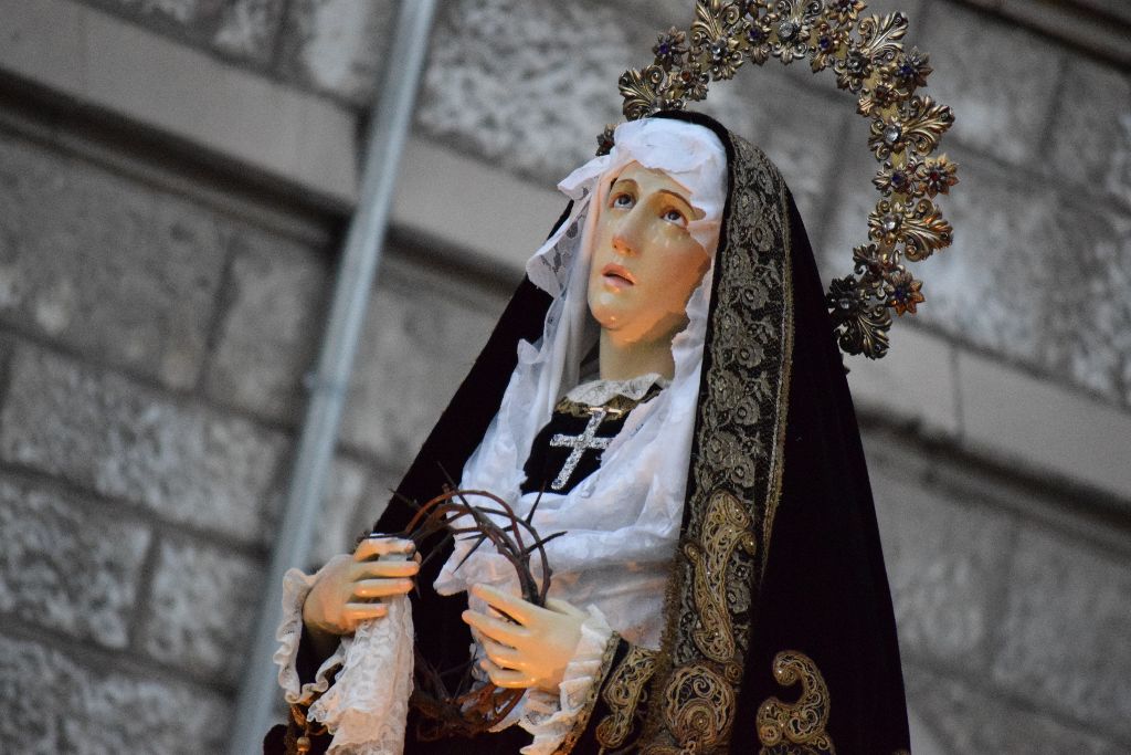 Un Sábado Santo de recogimiento 1 virgen-soledad-burgos-14.jpg