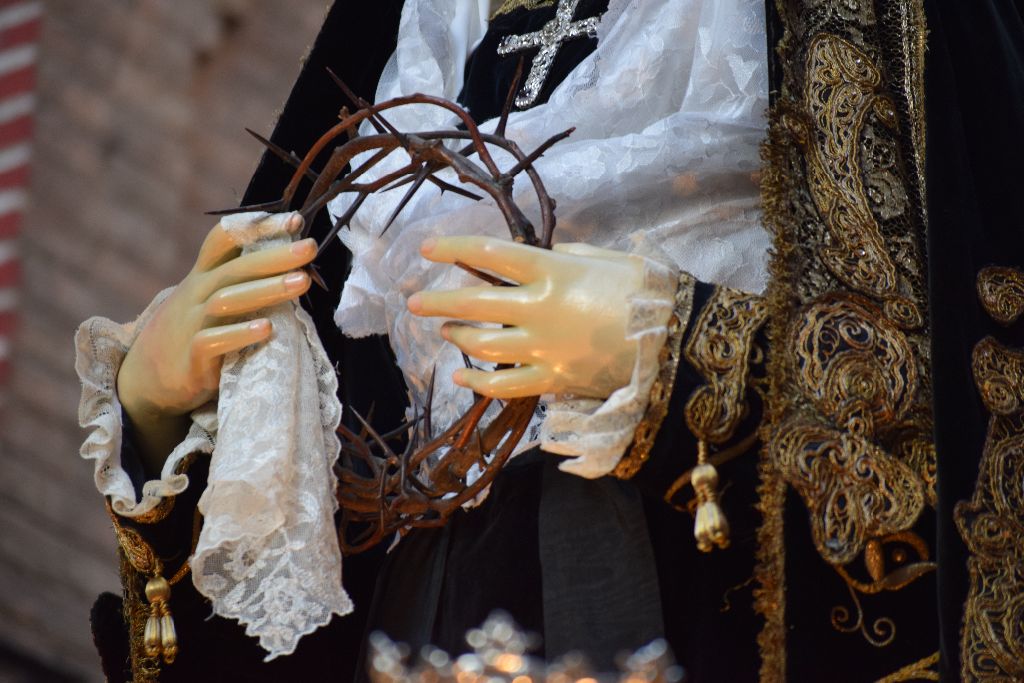 Burgos acompaña a María en su soledad 8 virgen-soledad-burgos-4.jpg
