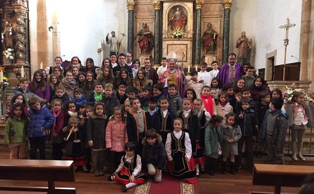 El arzobispo visita las parroquias de Trueba Norte y Sur 4 visita-pastoral-3.jpeg