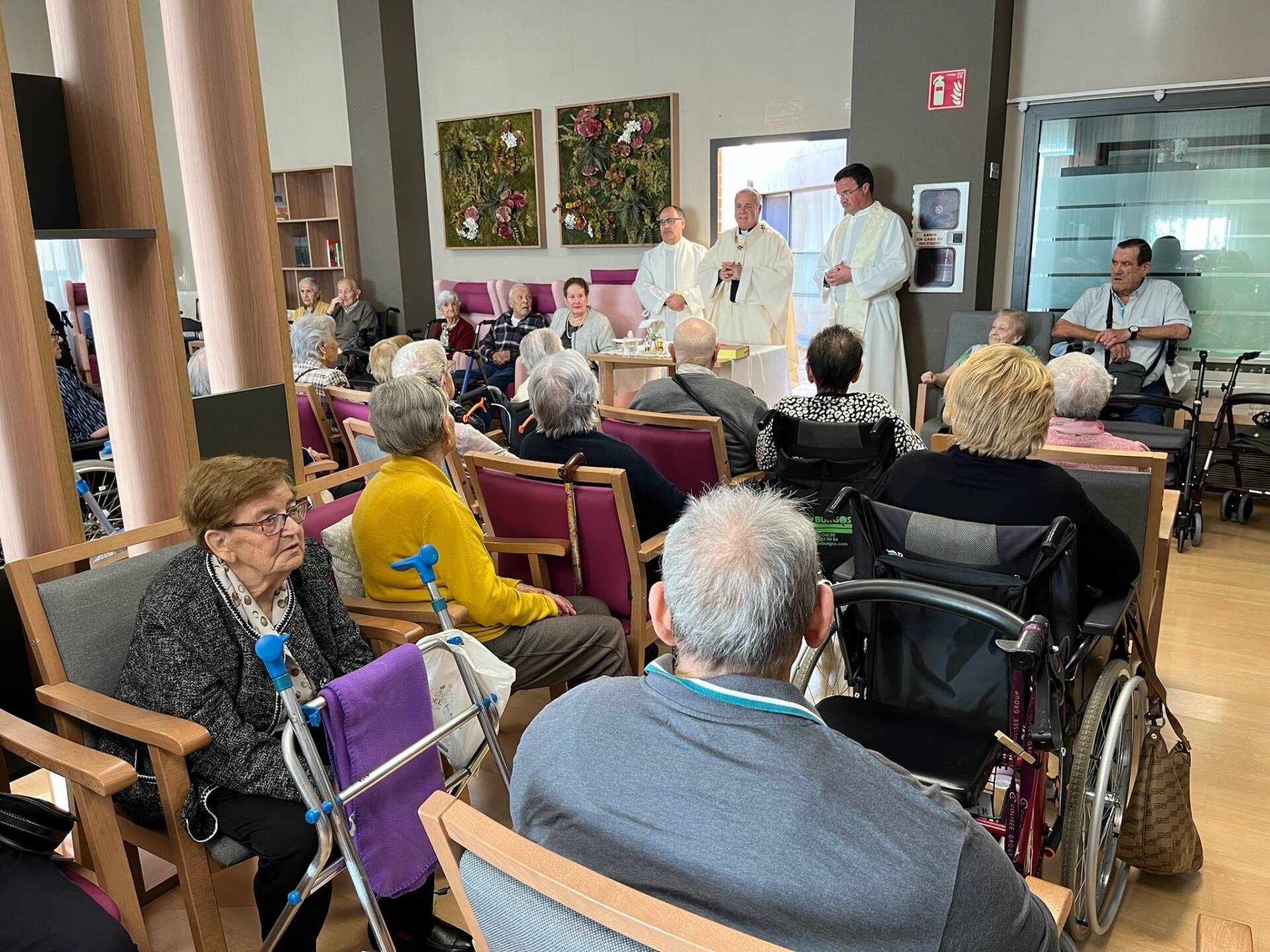 Mons. Iceta continúa con su visita pastoral en Villagonzalo Pedernales y Arcos de la Llana 3 Mons. Iceta continúa con su visita pastoral en Villagonzalo Pedernales y Arcos de la Llana