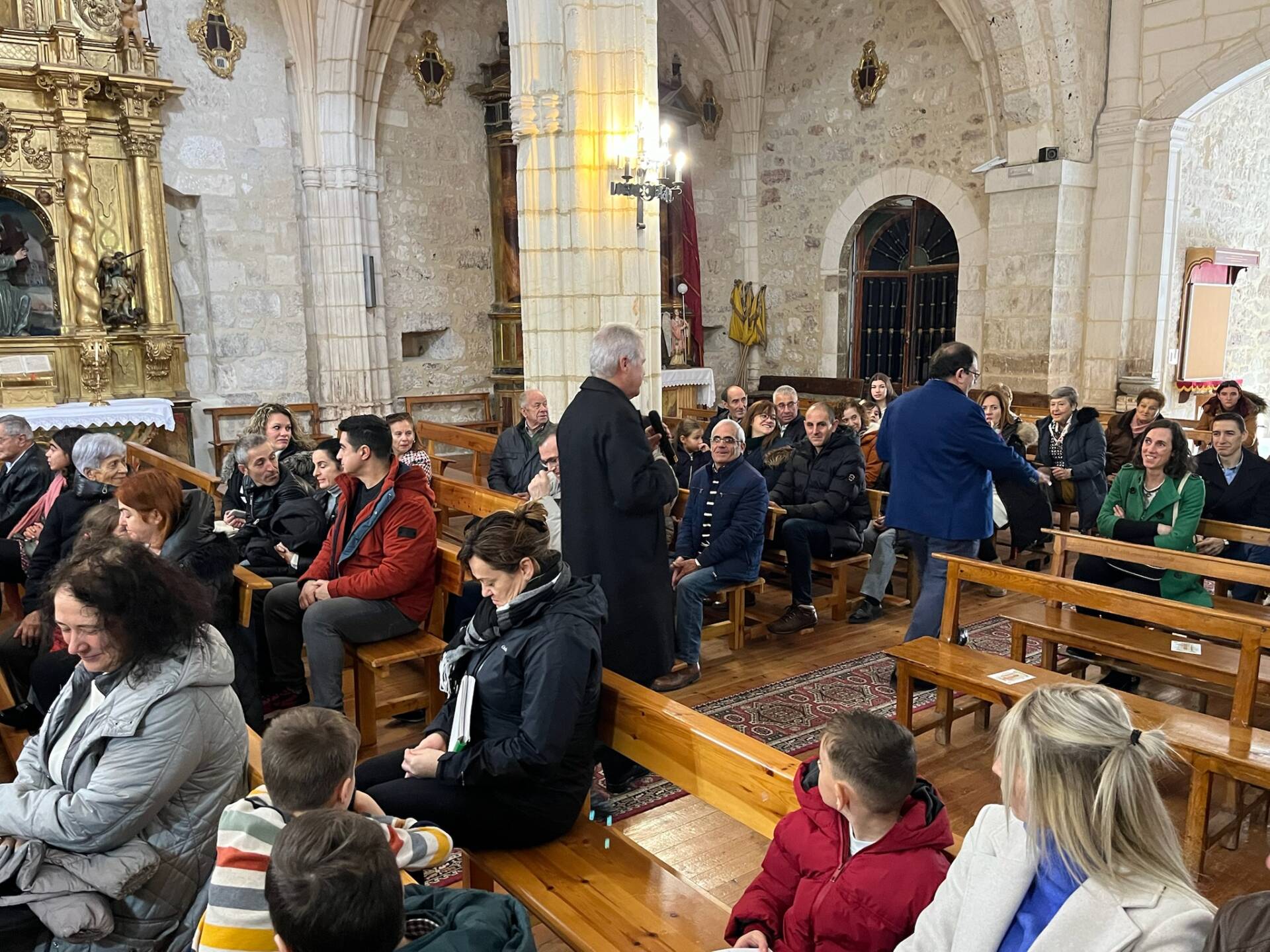 Mons. Iceta continúa con su visita pastoral en Villagonzalo Pedernales y Arcos de la Llana 2 Mons. Iceta continúa con su visita pastoral en Villagonzalo Pedernales y Arcos de la Llana