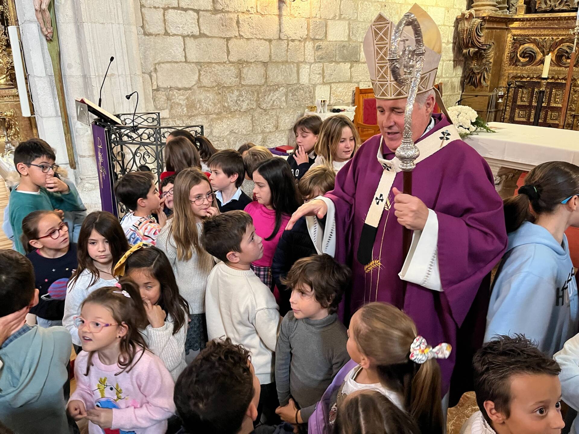 Mons. Iceta continúa con su visita pastoral en Villagonzalo Pedernales y Arcos de la Llana 4 Mons. Iceta continúa con su visita pastoral en Villagonzalo Pedernales y Arcos de la Llana