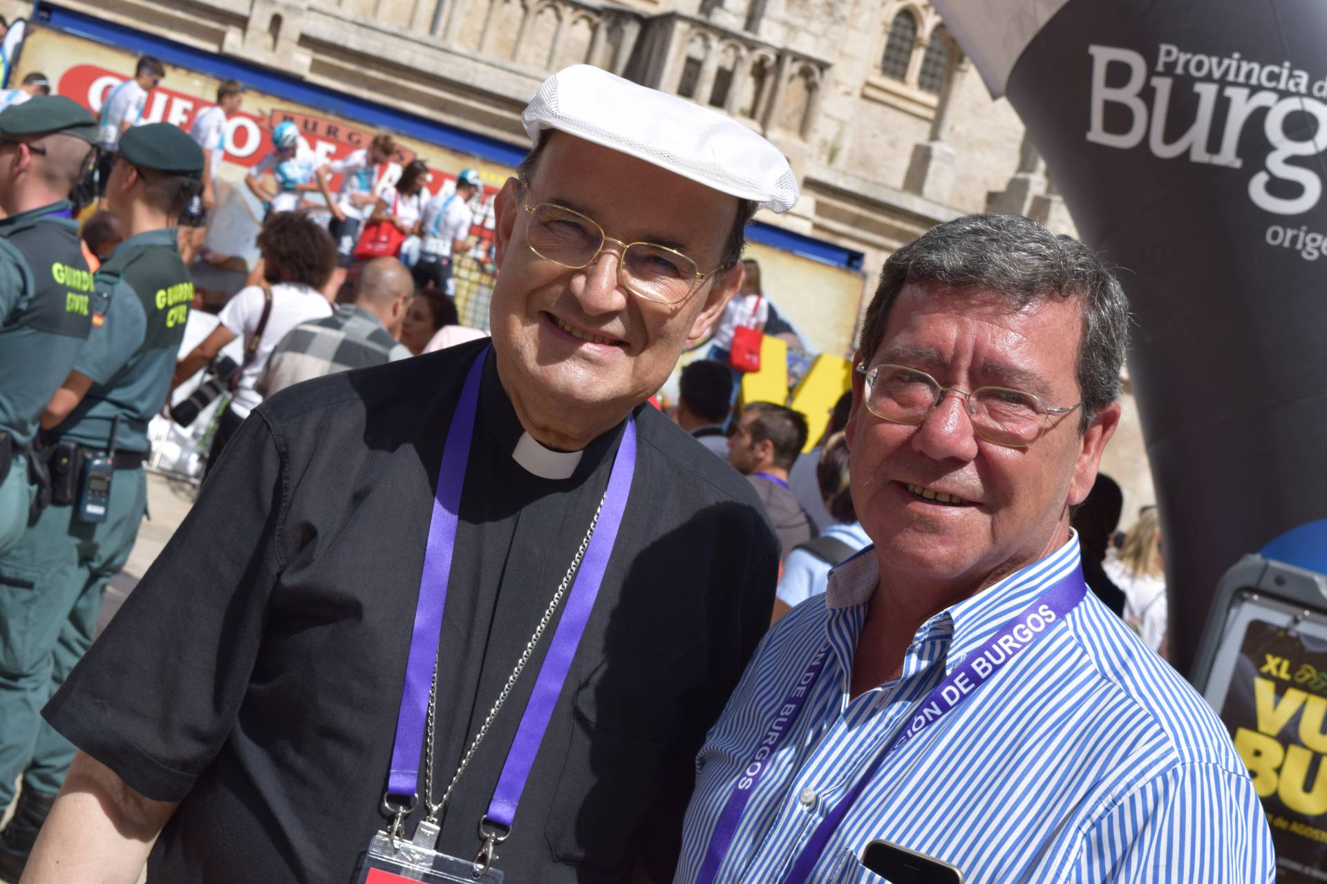 El arzobispo marca el comienzo de la Vuelta Ciclista a Burgos 4 vuelta ciclista burgos_3