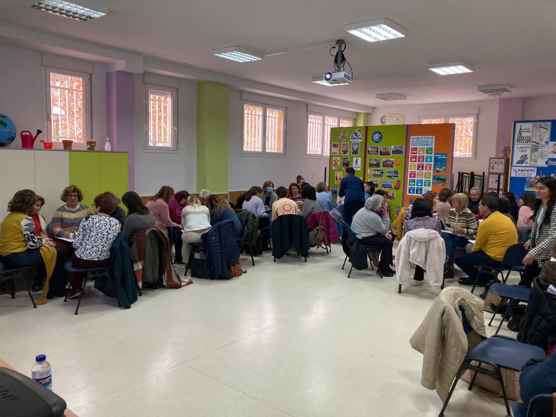 Sesenta catequistas de Gamonal participan en una jornada de formación contra la violencia infantil 2 Sesenta catequistas de Gamonal participan en una jornada de formación contra la violencia infantil