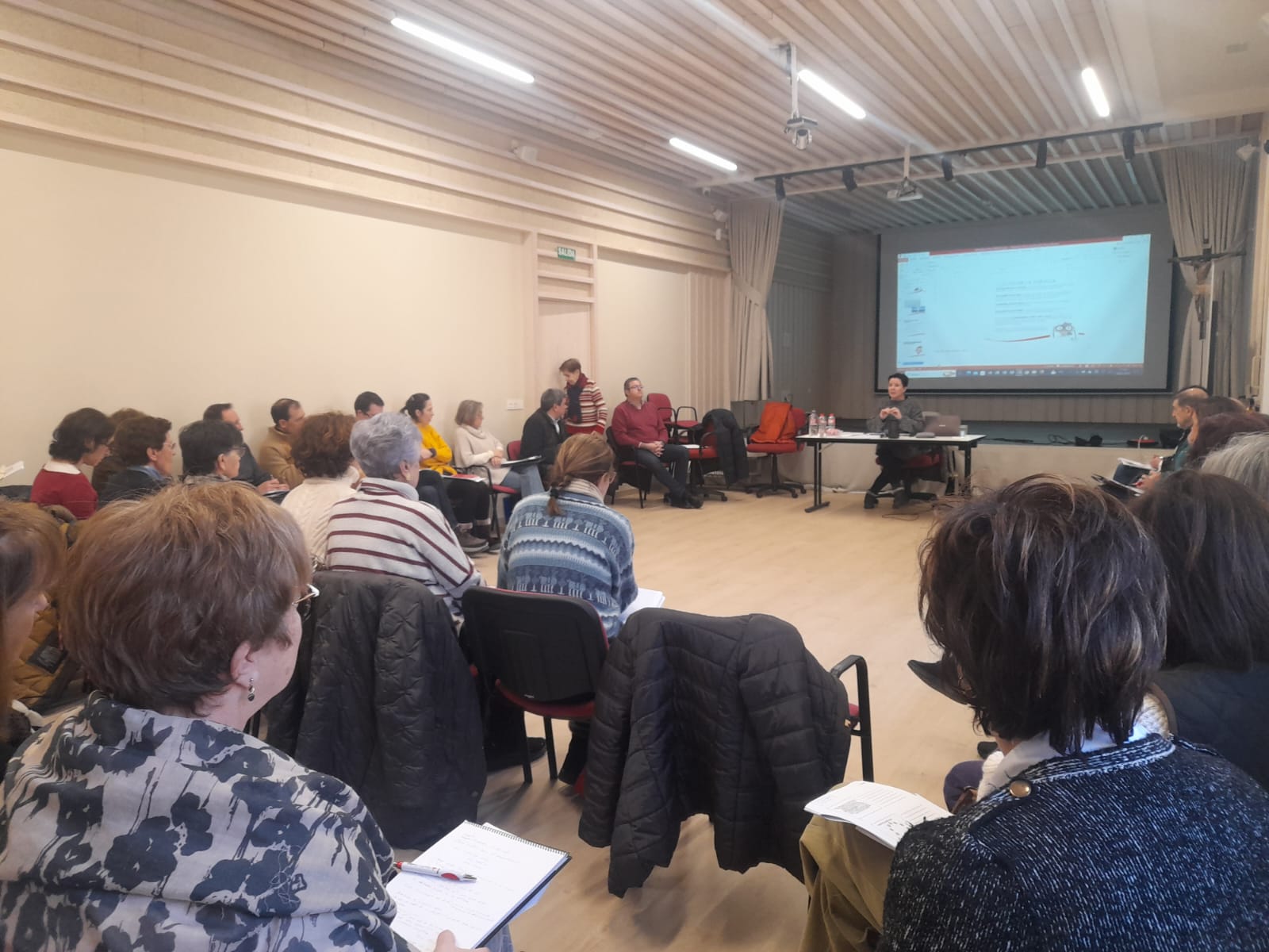 La aceptación incondicional centra el primer curso específico de la Escuela de la Escucha 8 La aceptación incondicional centra el primer curso específico de la Escuela de la Escucha